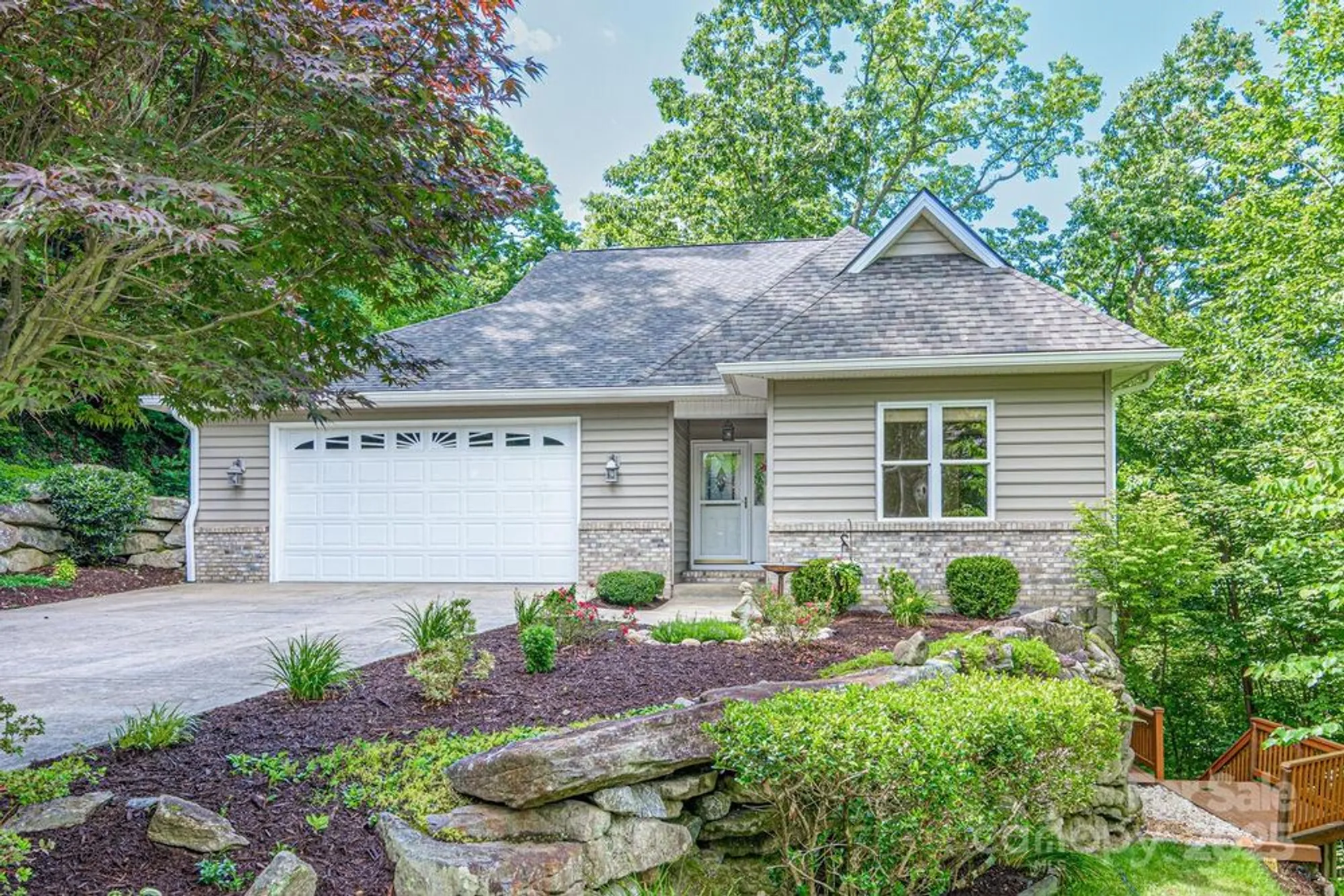Property Slideshow image 1 of 46 | 299 carriage summitt way, Hendersonville, NC, 28791