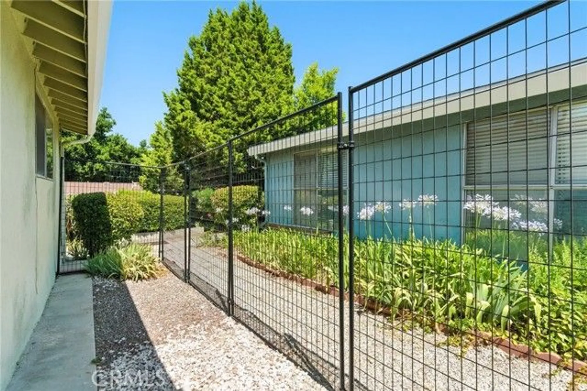 Property Slideshow image 24 of 53 | 26745 oak crossing rd d, Newhall, CA, 91321