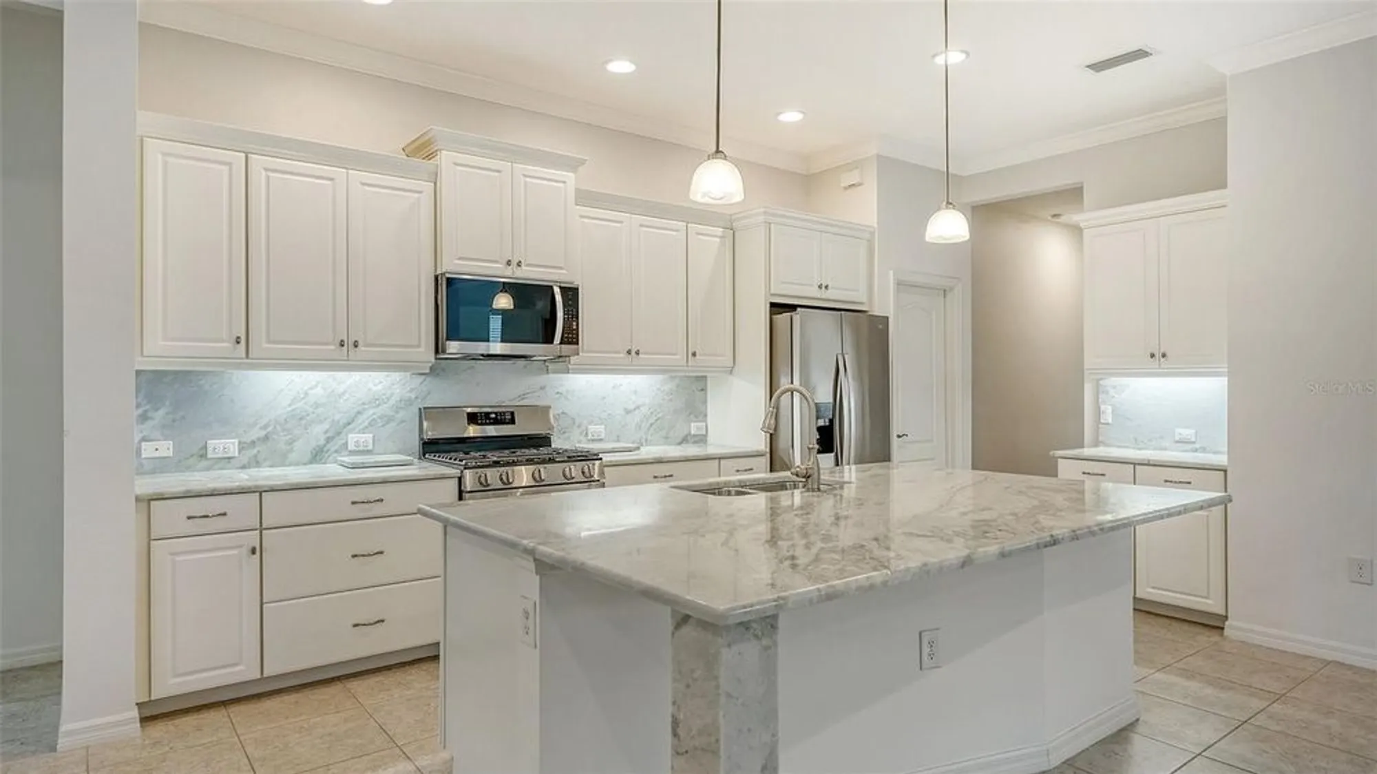 Property Slideshow image 16 of 86 | 21287 sandal foot dr, Venice, FL, 34293