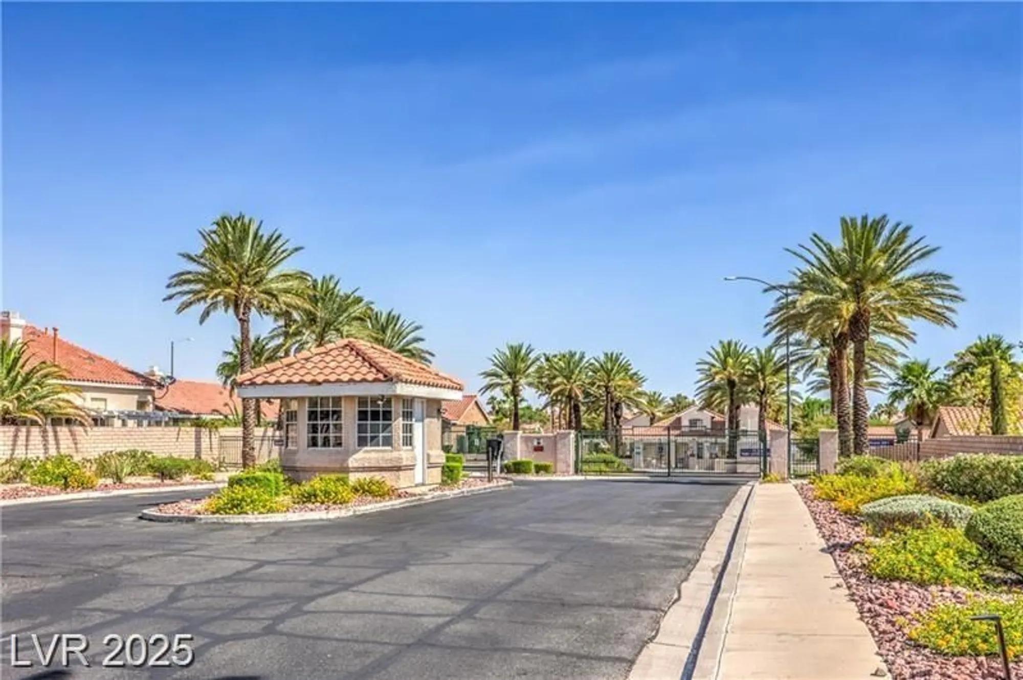 Property Slideshow image 38 of 41 | 4890 el capote dr, Las Vegas, NV, 89147