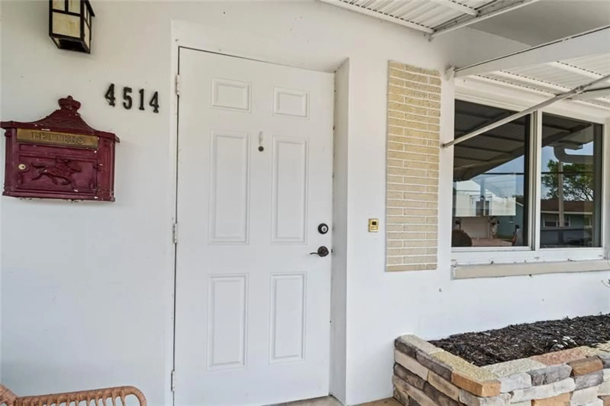 Property Slideshow image 4 of 31 | 4514 nw 49th dr, Tamarac, FL, 33319