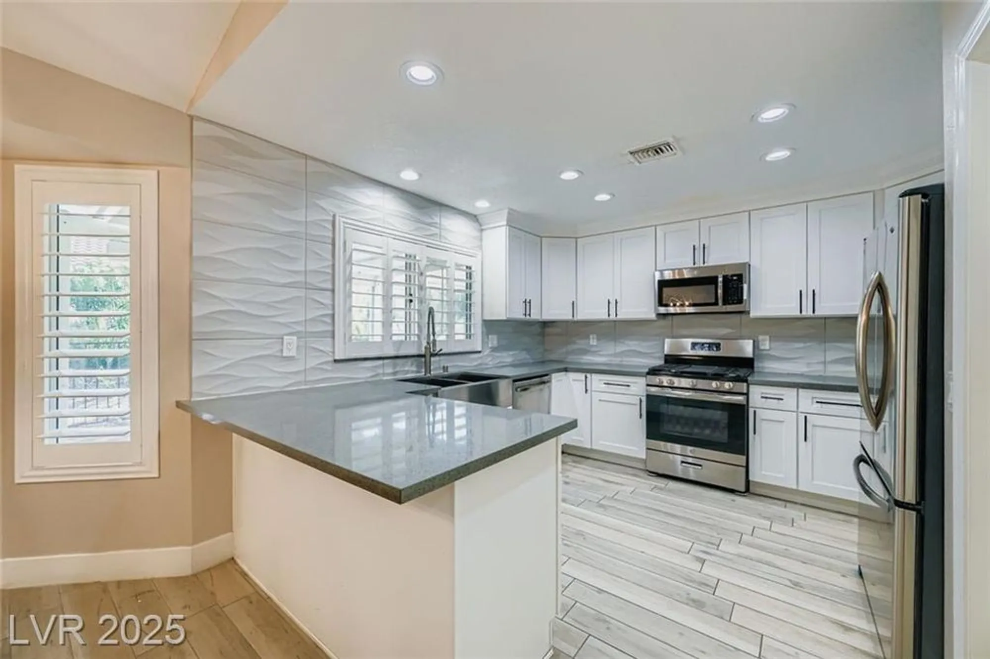 Property Slideshow image 16 of 40 | 9045 firebird dr, Las Vegas, NV, 89134