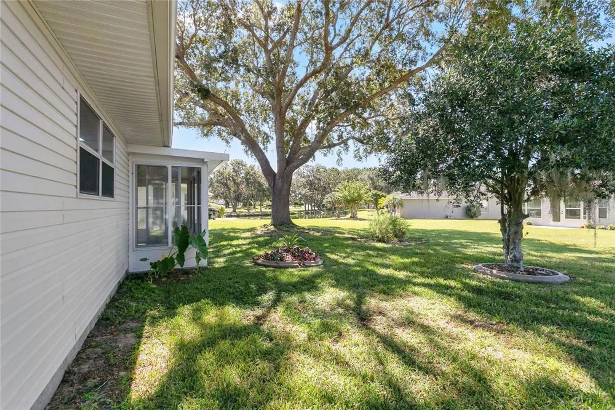 Property Slideshow image 24 of 46 | 32805 oak park dr, Leesburg, FL, 34748