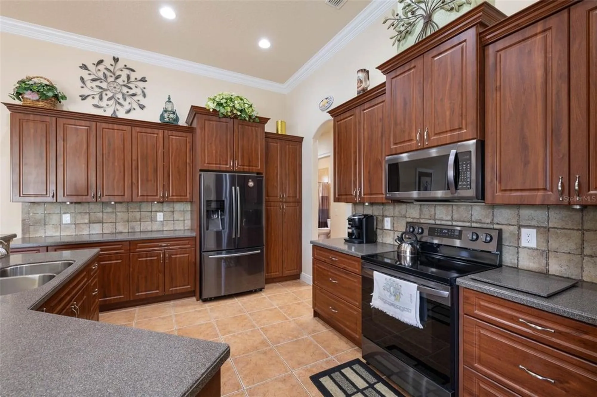 Property Slideshow image 10 of 61 | 8308 mobile cir, Weeki Wachee, FL, 34613
