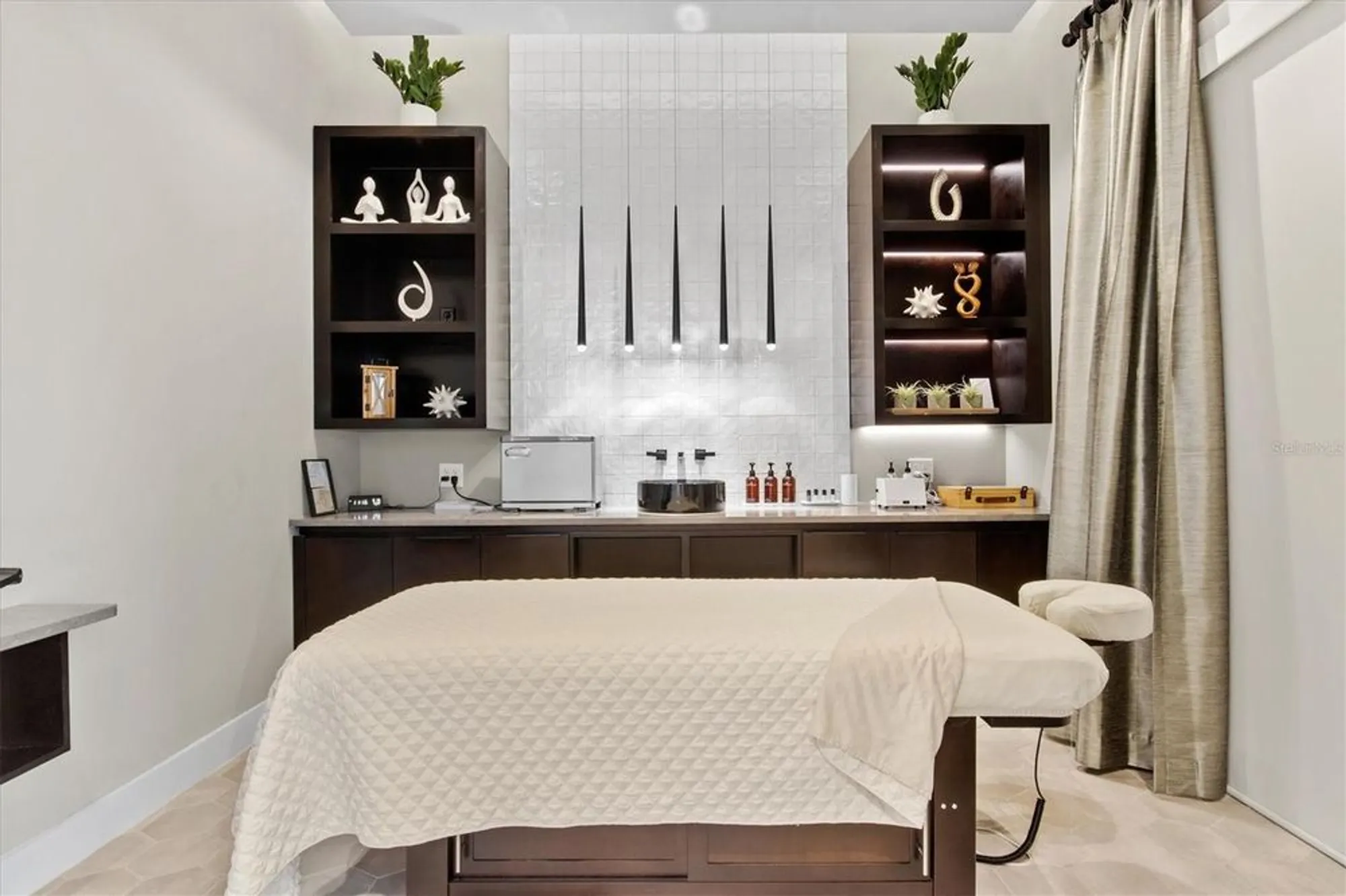 Property Slideshow image 80 of 95 | 5458 summit gln, Bradenton, FL, 34203