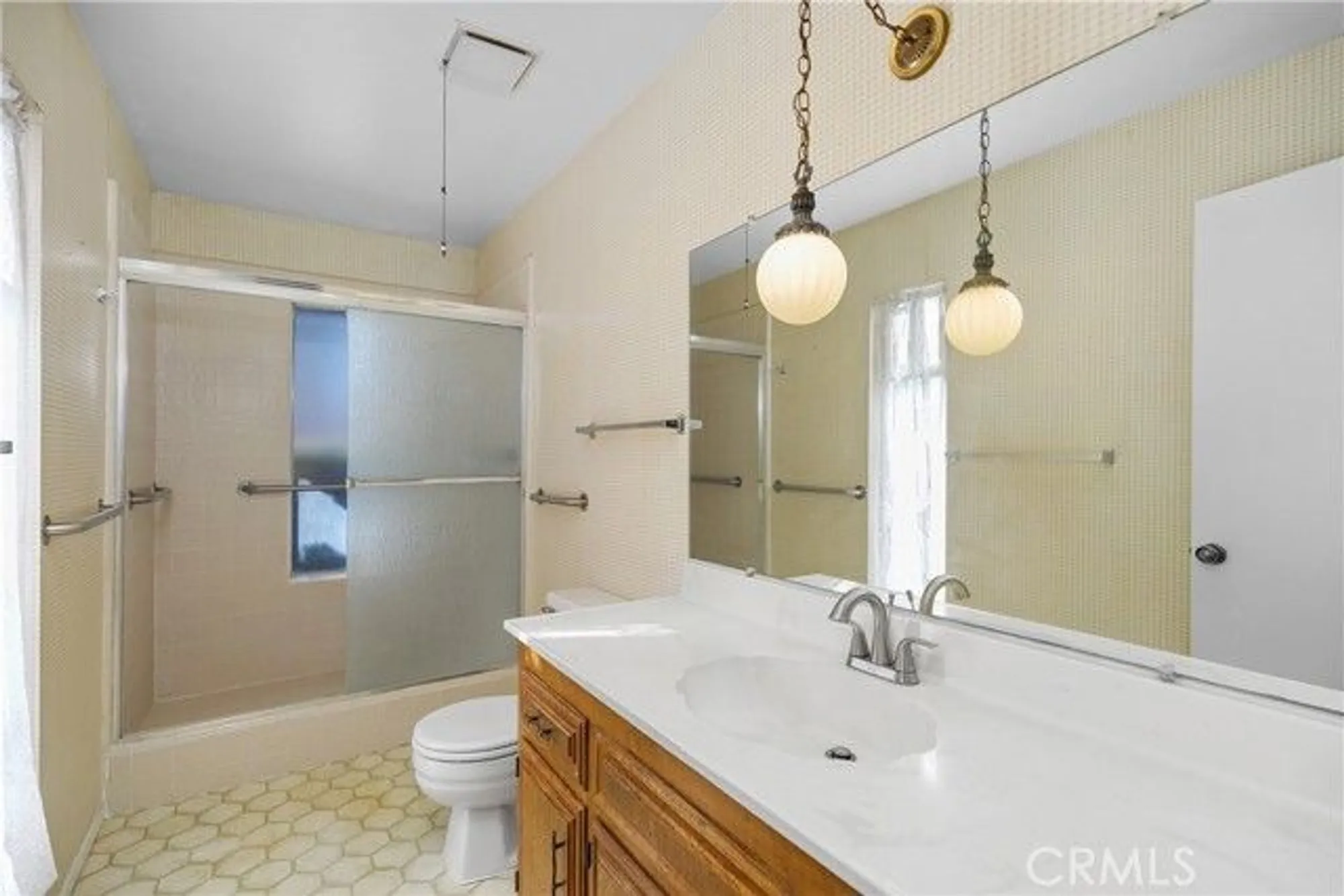 Property Slideshow image 15 of 32 | 1150 lemon gum ln, Hemet, CA, 92545