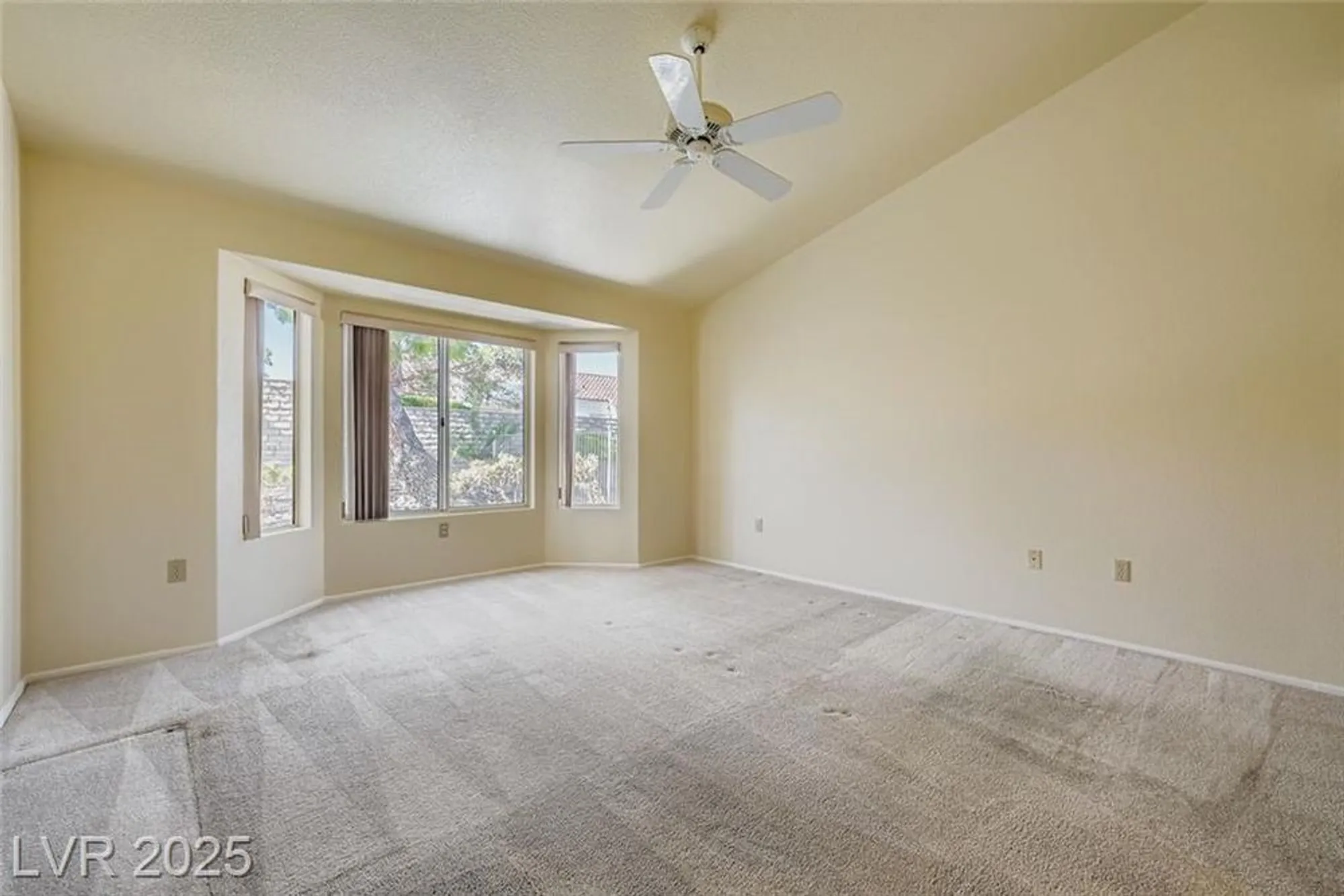 Property Slideshow image 19 of 29 | 2517 desert butte dr, Las Vegas, NV, 89134