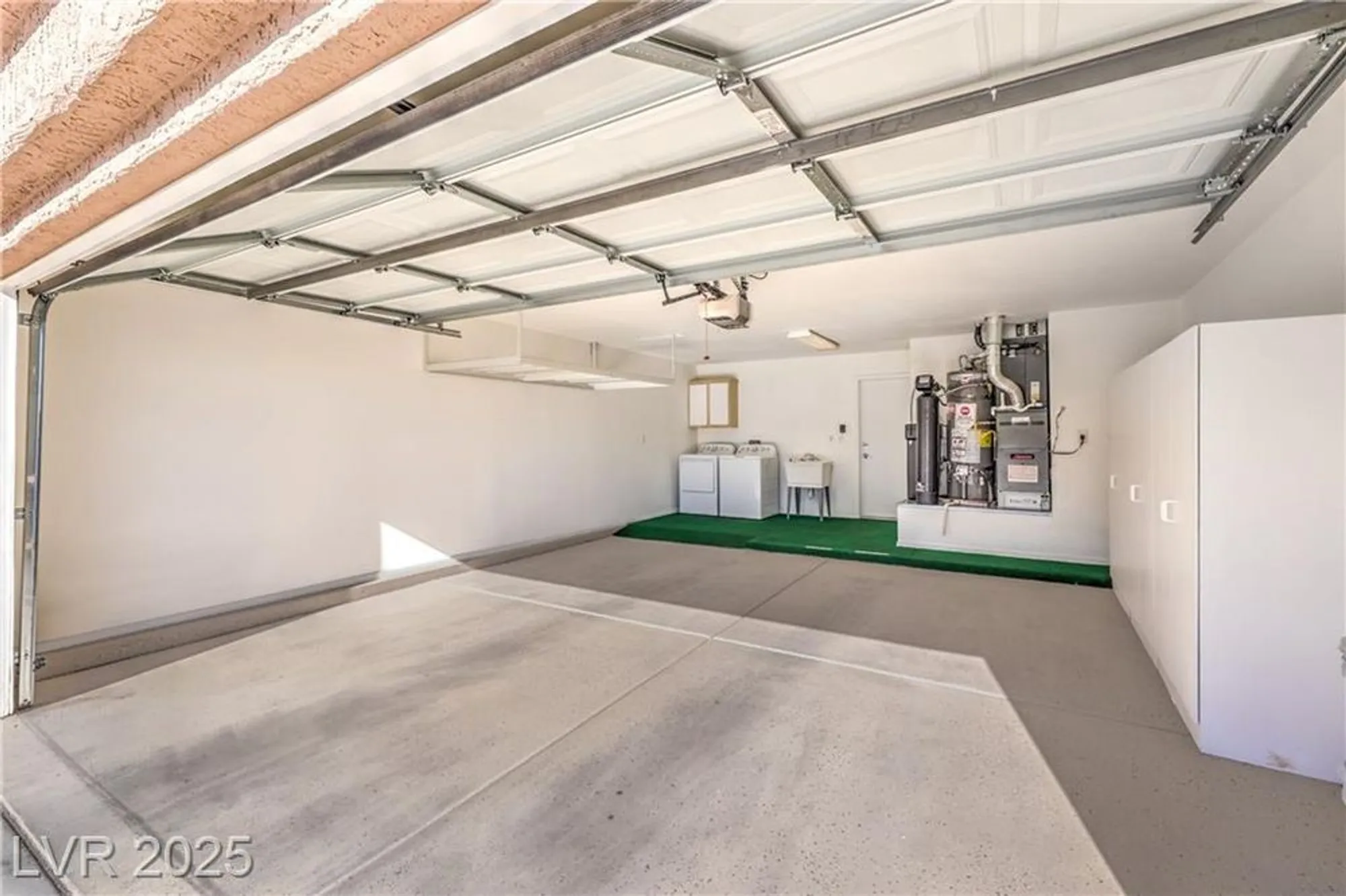 Property Slideshow image 28 of 57 | 10004 heyfield dr, Las Vegas, NV, 89134