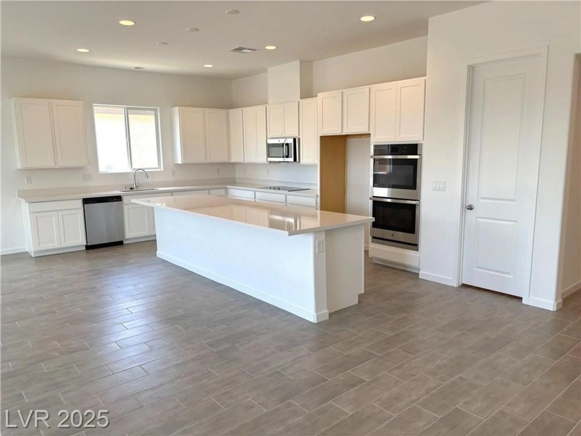 Property Slideshow image 11 of 28 | 5753 e badlands ln, Pahrump, NV, 89061