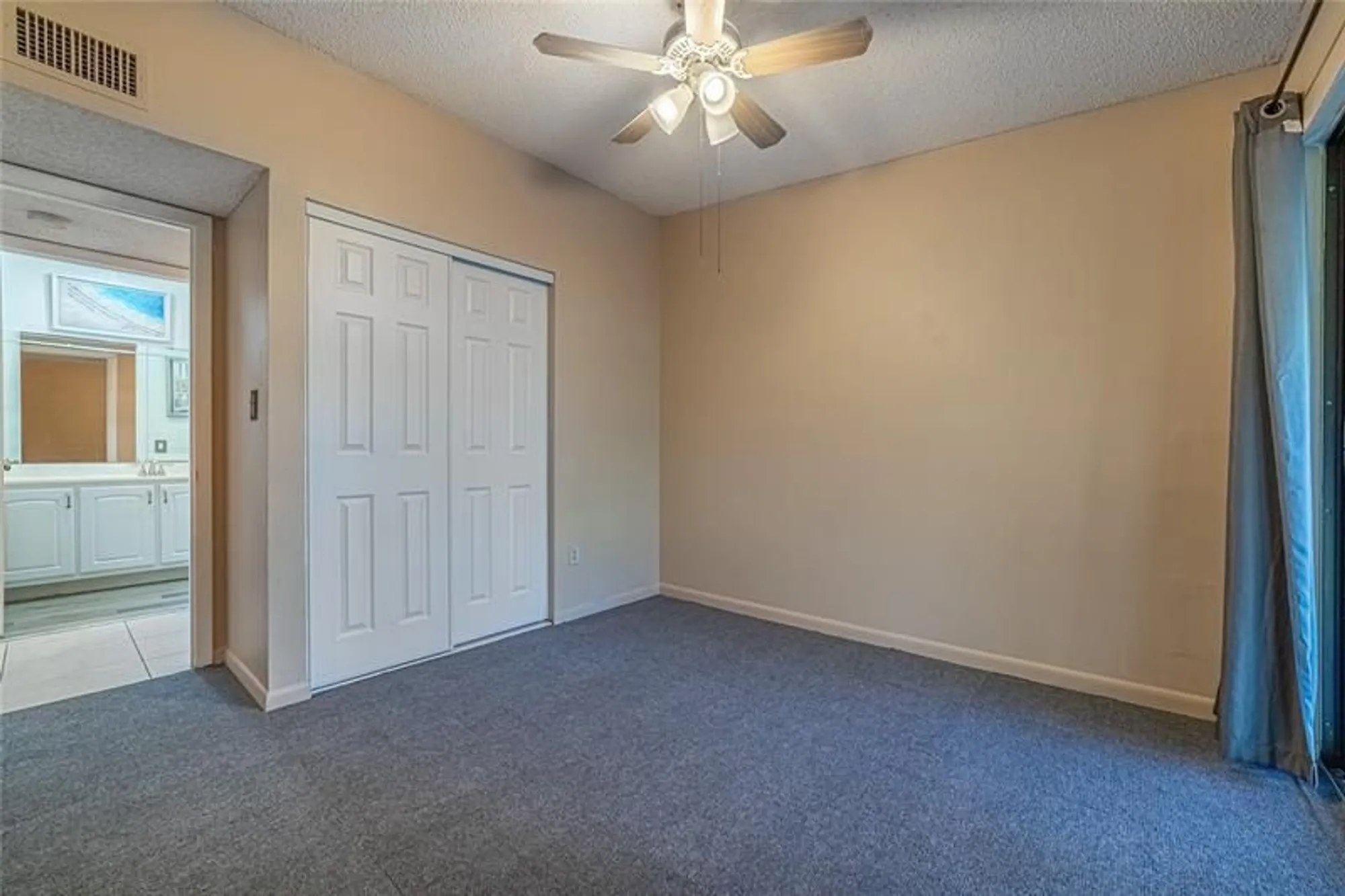 Property Slideshow image 16 of 29 | 9998 n belfort cir # 9998, Tamarac, FL, 33321