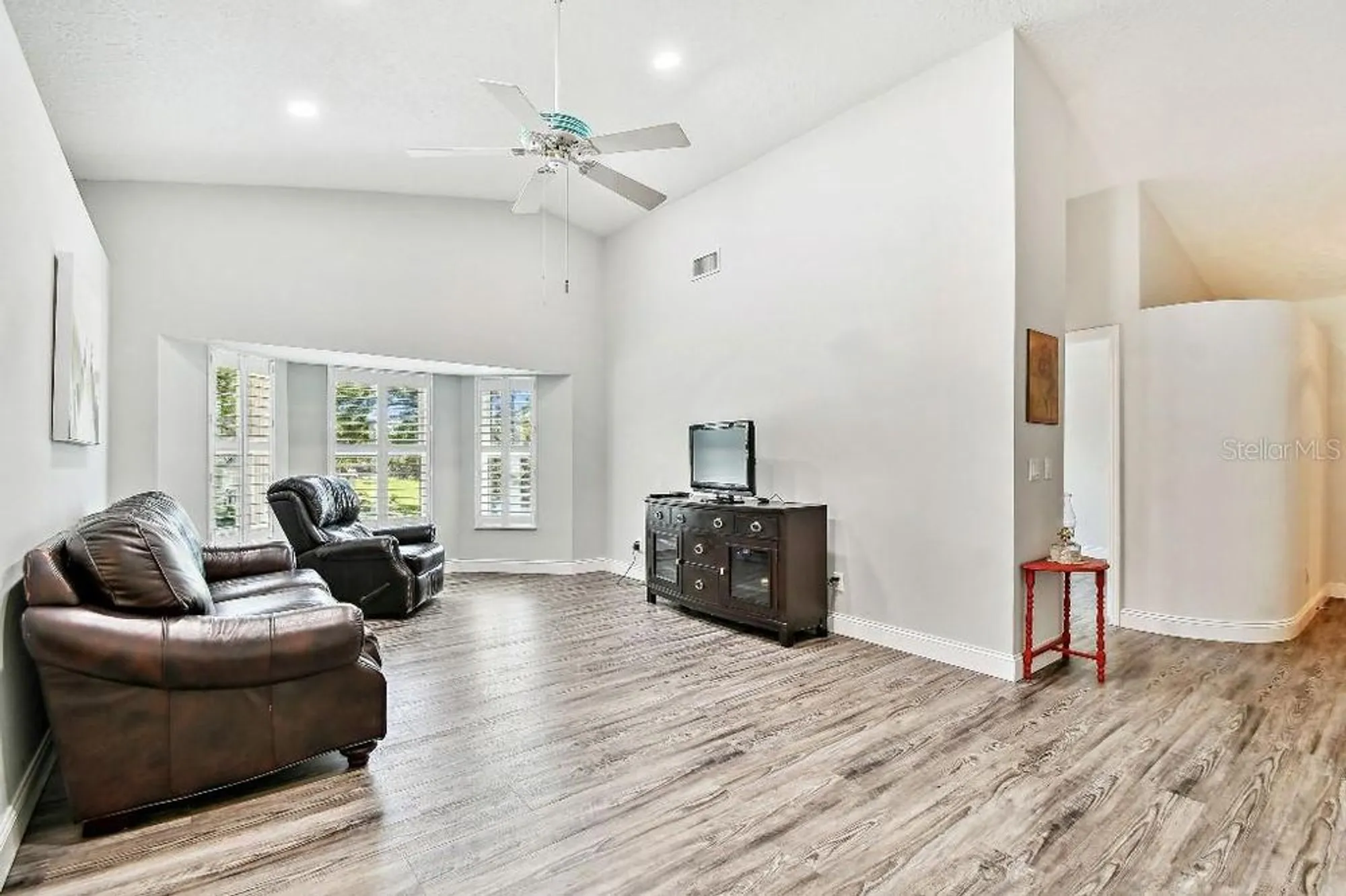 Property Slideshow image 11 of 23 | 2291 americus blvd 41, Clearwater, FL, 33763