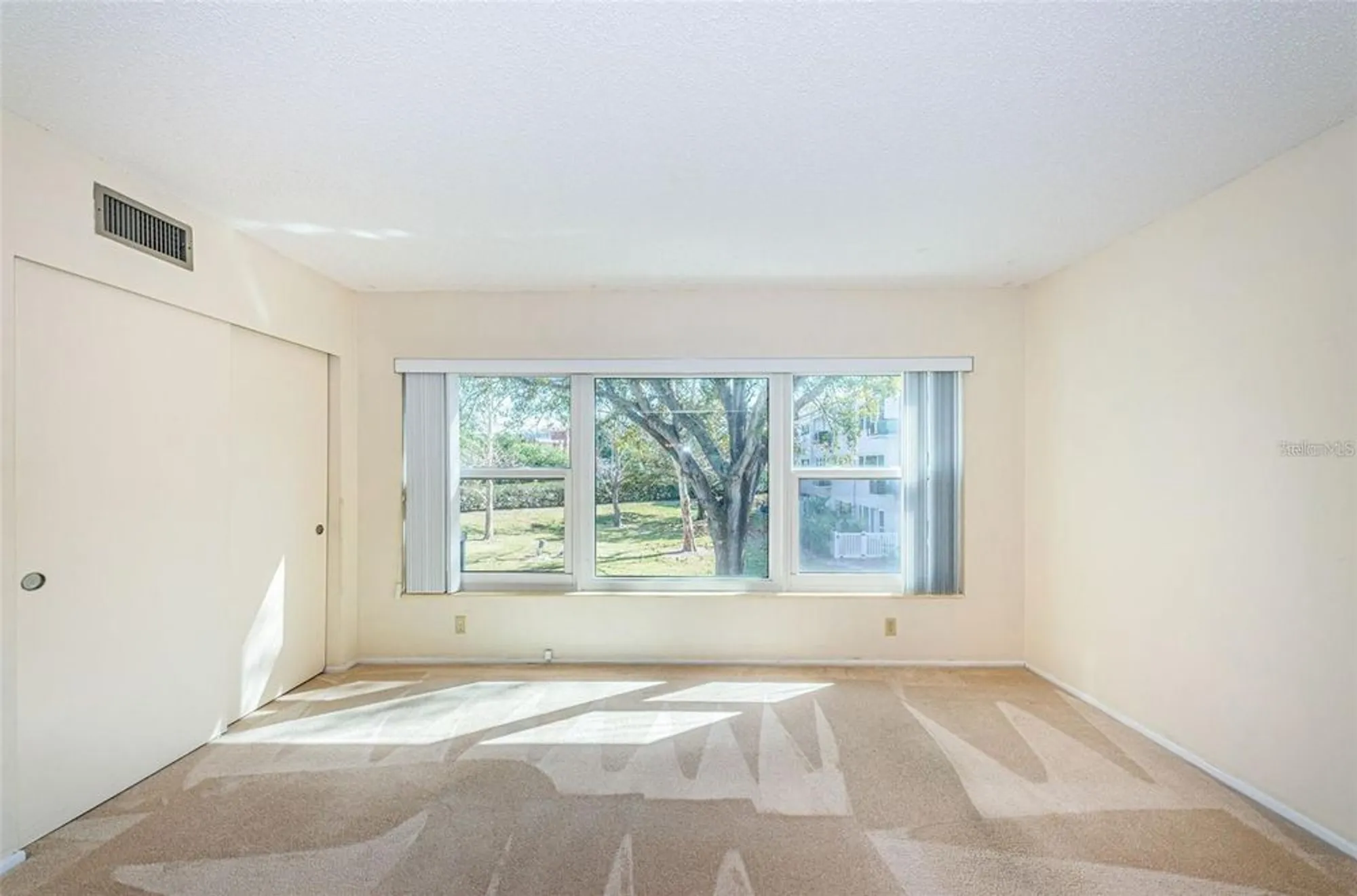 Property Slideshow image 23 of 52 | 2295 americus blvd 29, Clearwater, FL, 33763