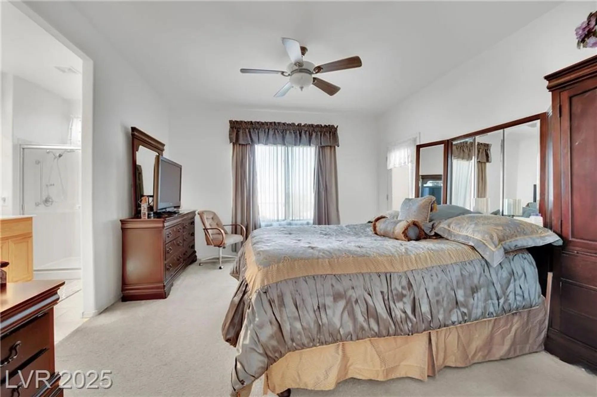 Property Slideshow image 22 of 34 | 2077 wildwood lake st, Henderson, NV, 89052