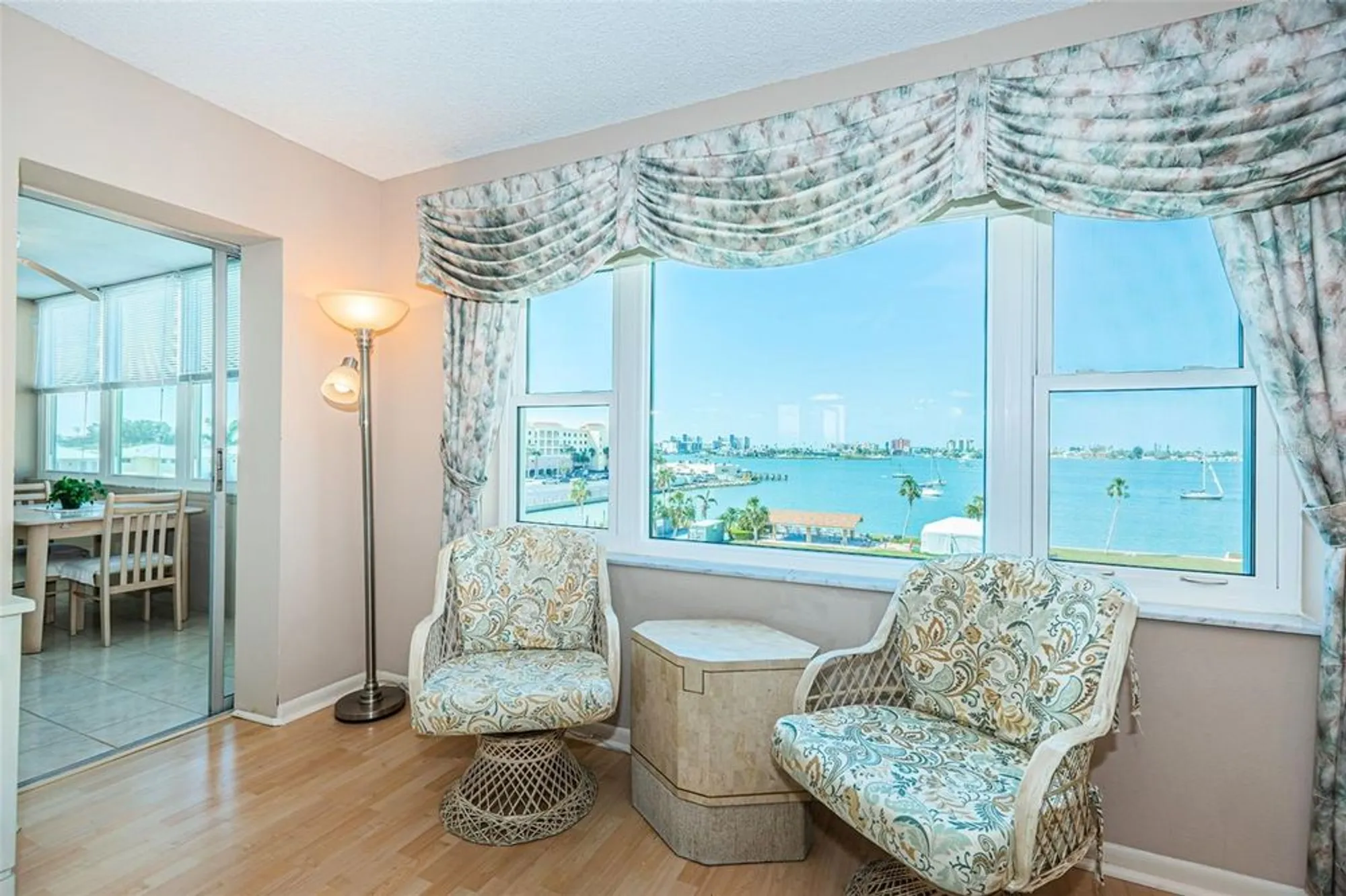 Property Slideshow image 12 of 50 | 4550 cove cir apt 502, St Petersburg, FL, 33708