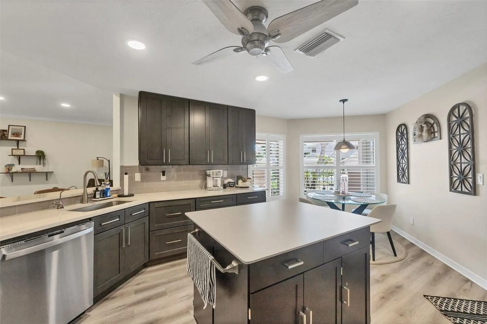 Property Slideshow image 14 of 66 | 1719 starling dr # 1719, Sarasota, FL, 34231
