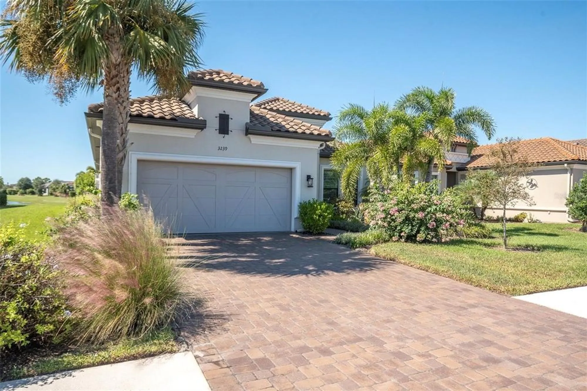 Property Slideshow image 5 of 64 | 3239 forsythia dr, Odessa, FL, 33556