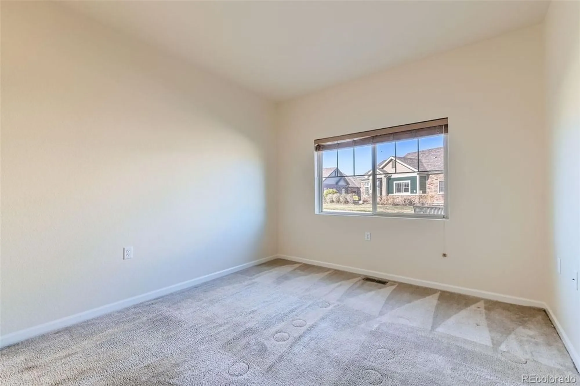 Property Slideshow image 24 of 33 | 12625 madison way, Thornton, CO, 80241