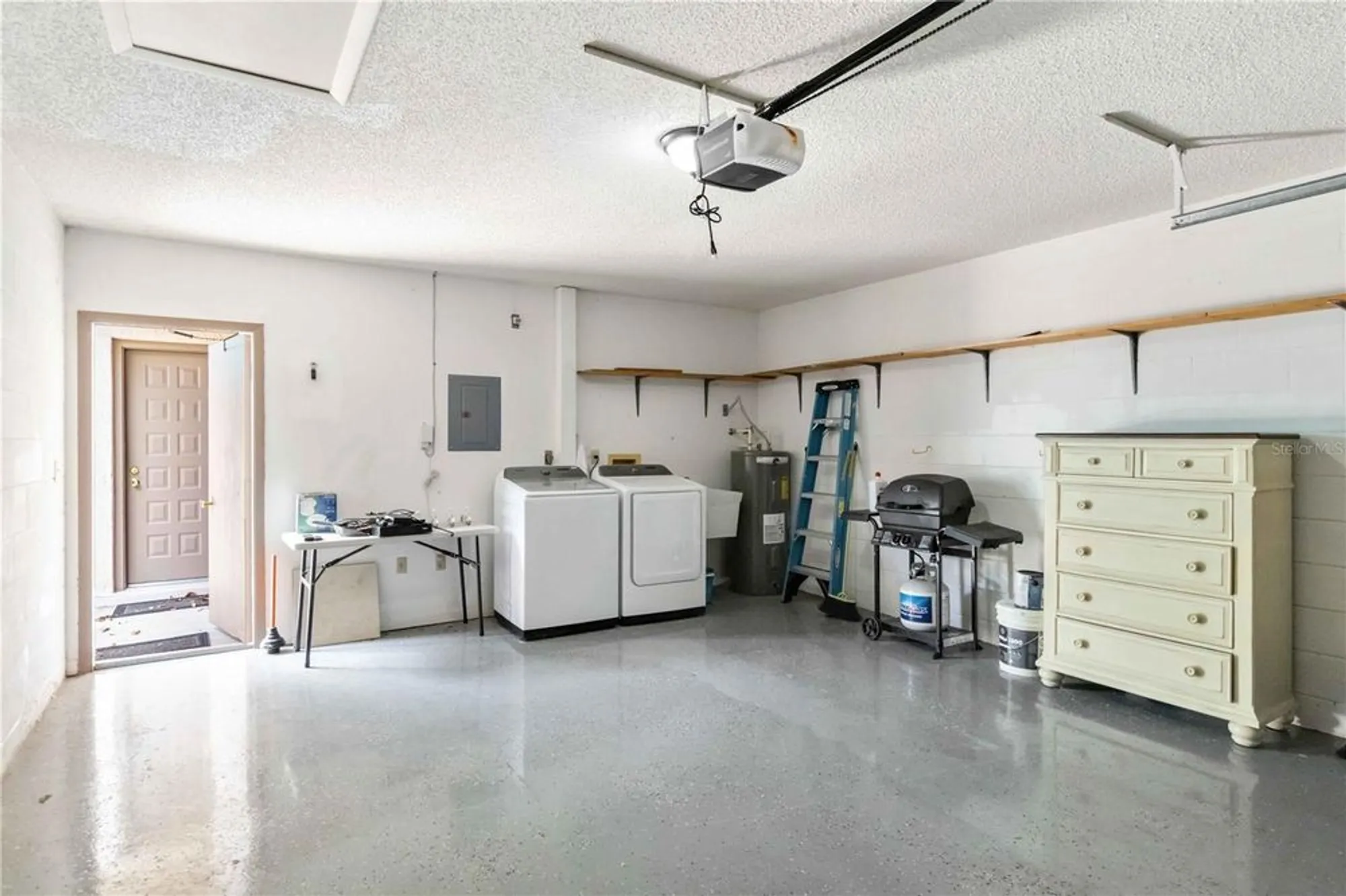 Property Slideshow image 29 of 60 | 6085 clubside dr, Sarasota, FL, 34243