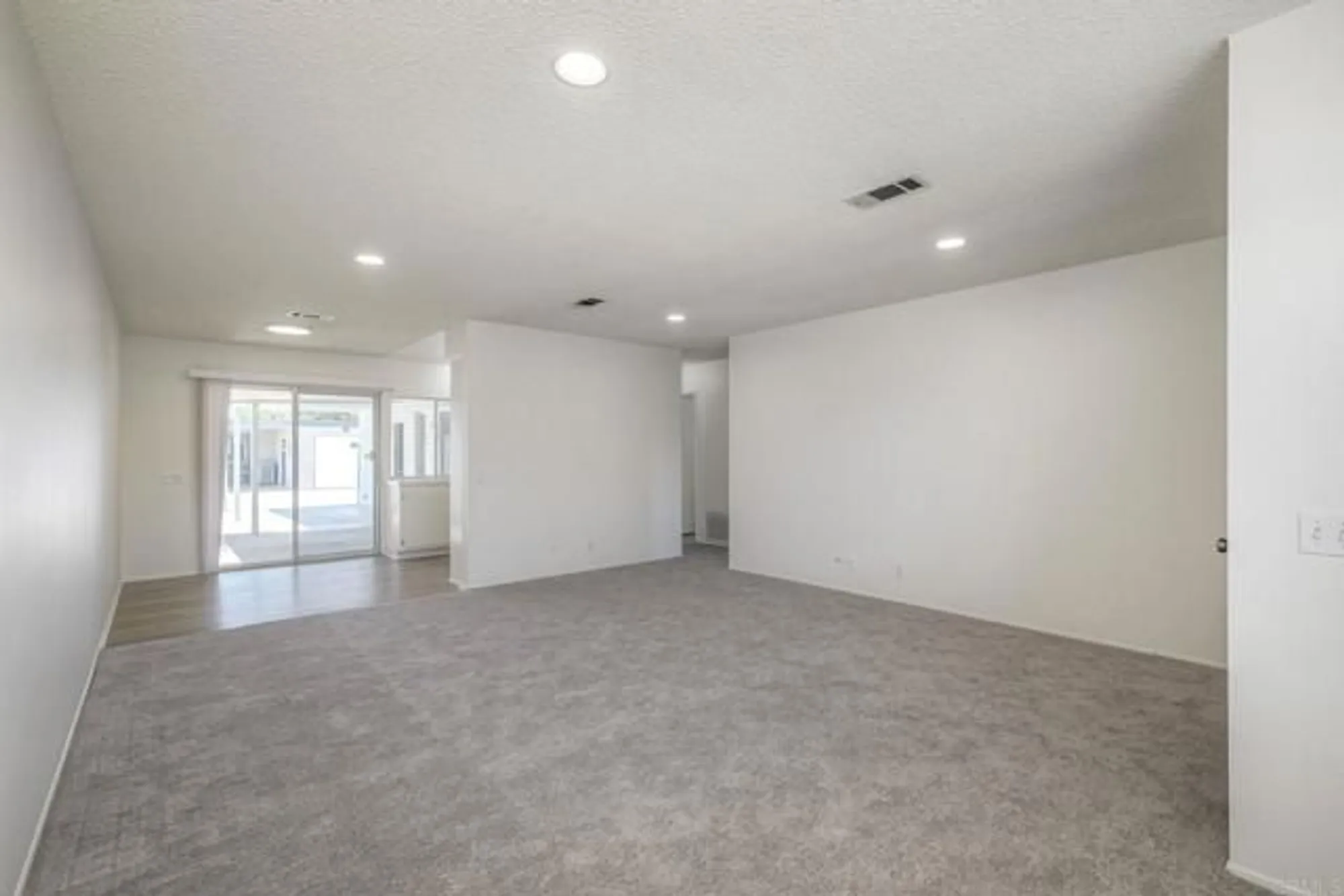 Property Slideshow image 3 of 41 | 3839 vista campana 16, Oceanside, CA, 92057
