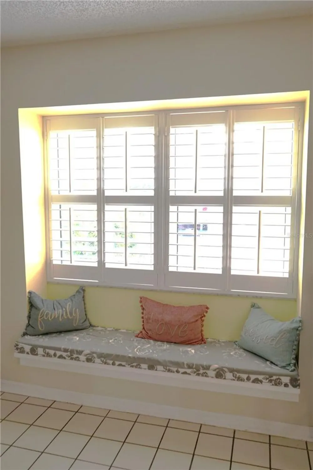 Property Slideshow image 6 of 40 | 413 lake point ct # 4b, Sun City Center, FL, 33573