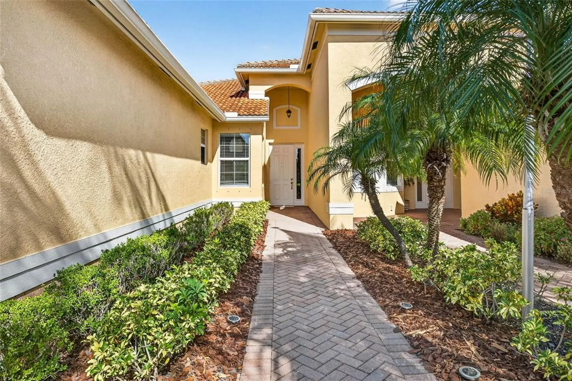 Property Slideshow image 4 of 64 | 15652 aurora lake cir, Wimauma, FL, 33598