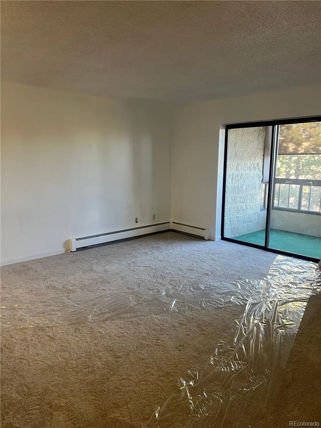 Property Slideshow image 8 of 19 | 13992 e marina dr 303, Aurora, CO, 80014