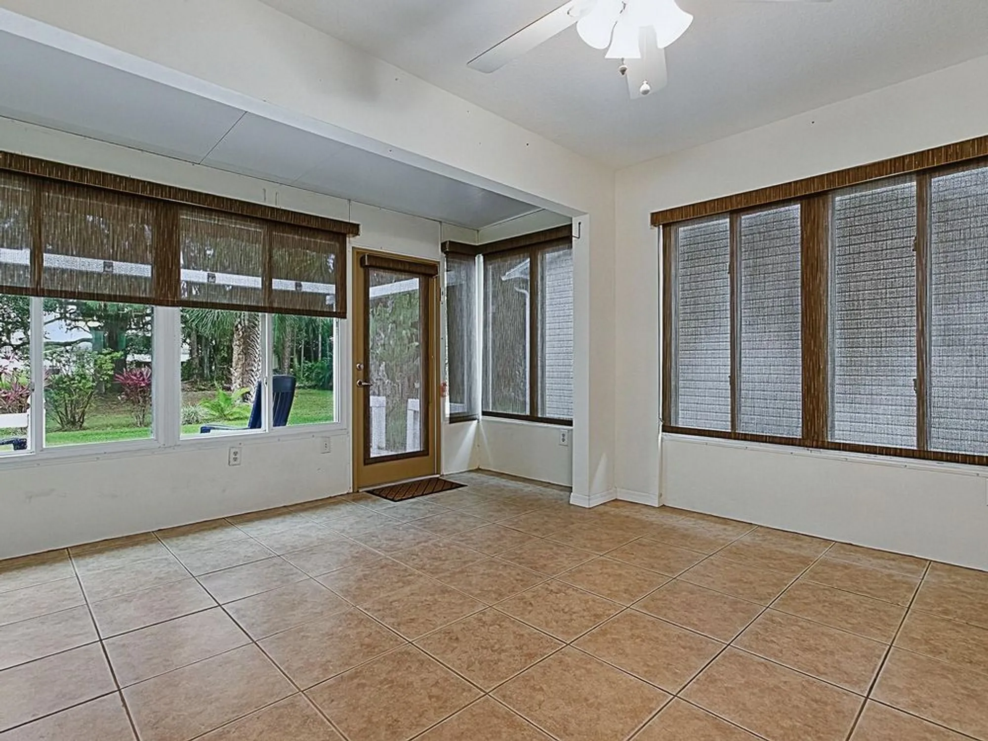 Property Slideshow image 21 of 38 | 409 westwood dr, Leesburg, FL, 34748