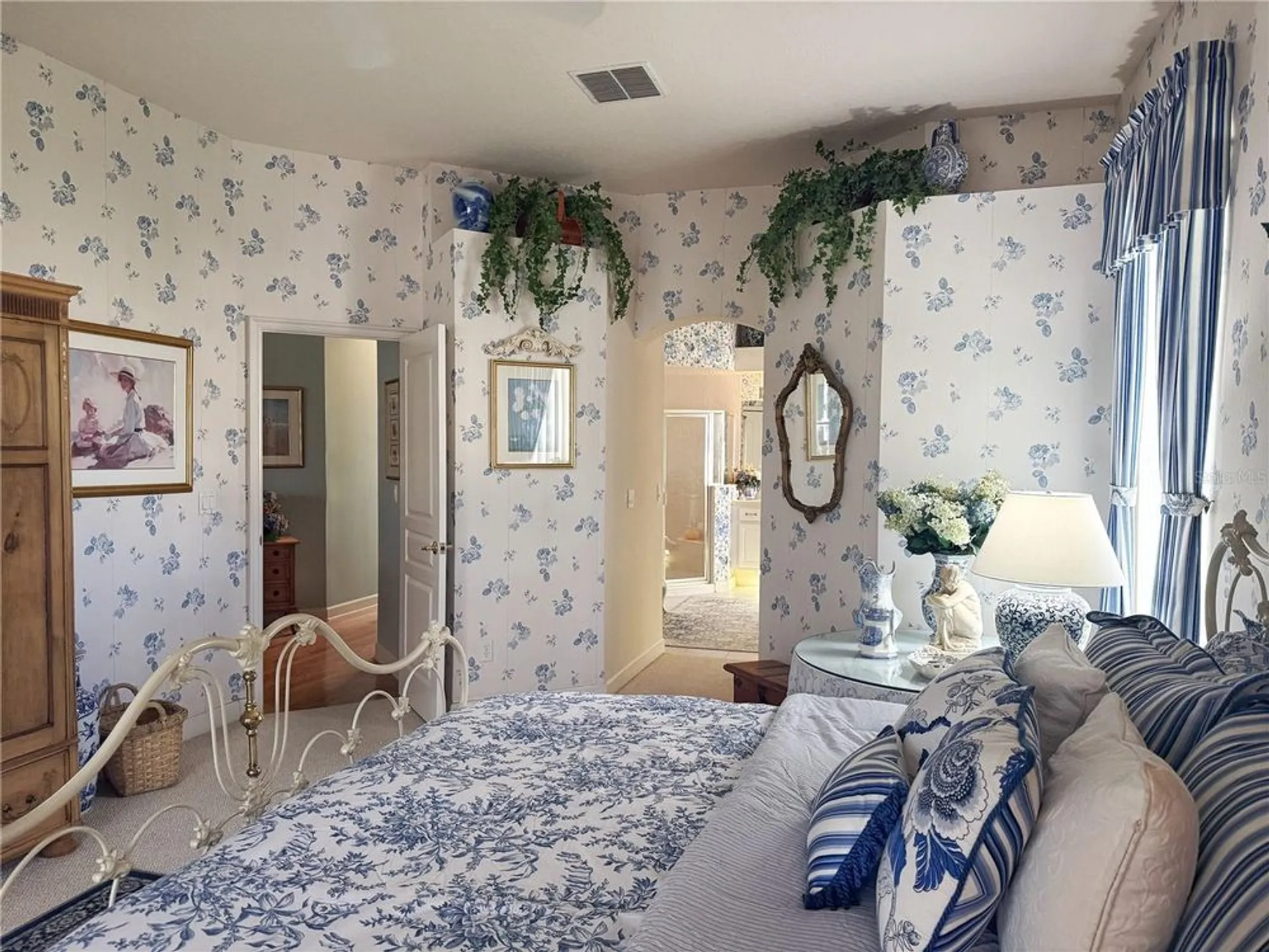 Property Slideshow image 16 of 54 | 2134 saint ives ct, Clermont, FL, 34711