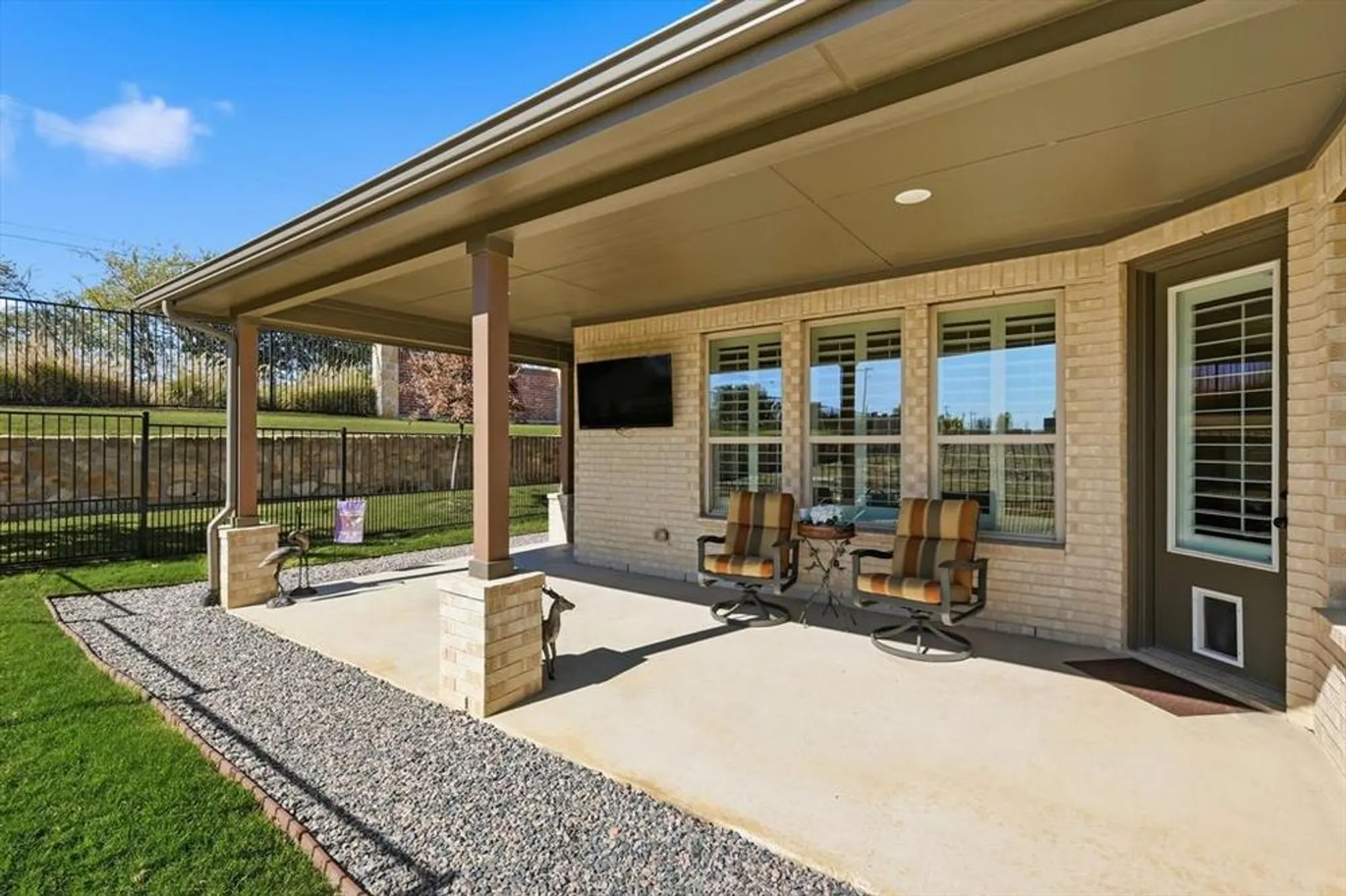 Property Slideshow image 23 of 25 | 912 hacienda dr, Mansfield, TX, 76063