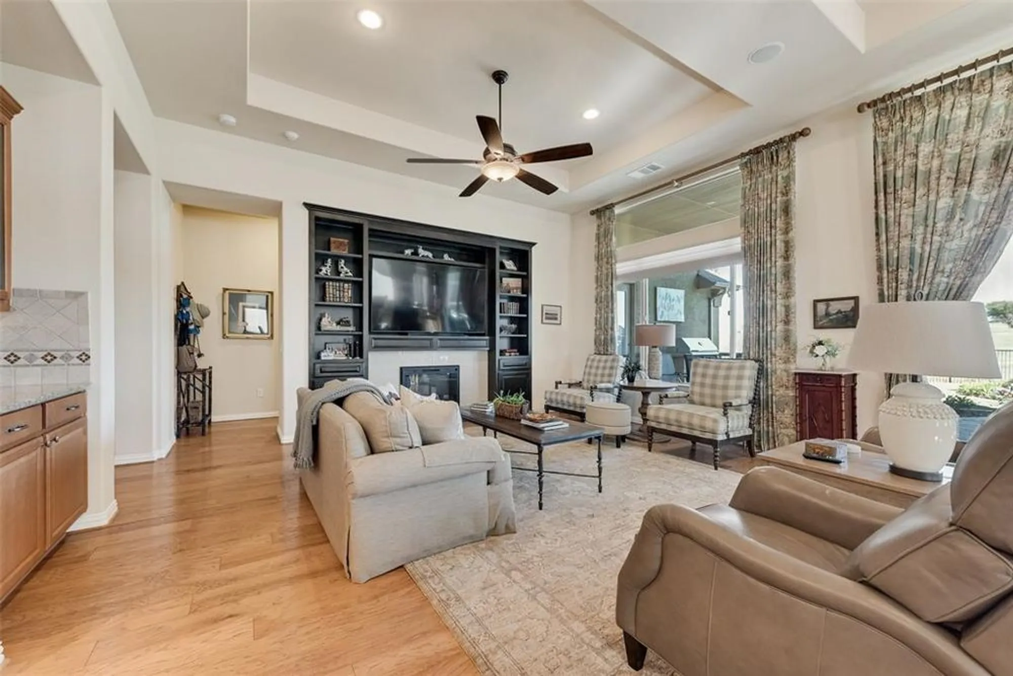 Property Slideshow image 4 of 32 | 11532 southerland dr, Denton, TX, 76207
