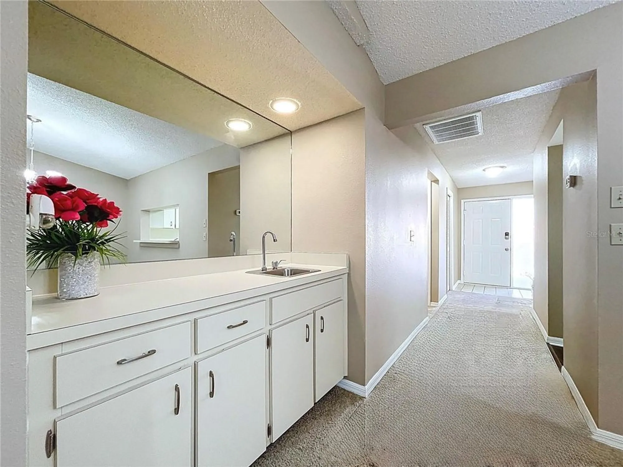 Property Slideshow image 21 of 59 | 2020 lakeview dr apt 203, Clearwater, FL, 33763