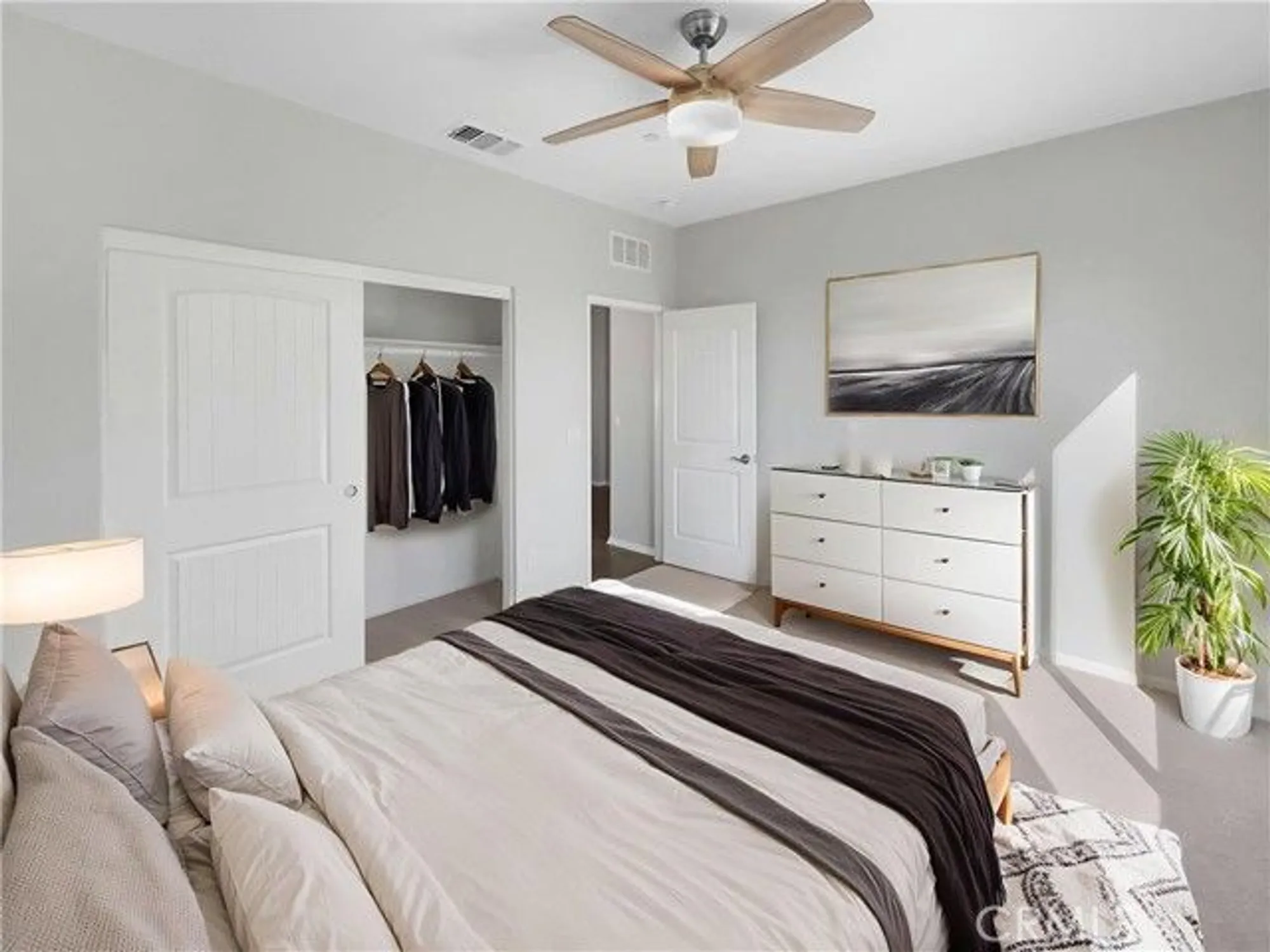 Property Slideshow image 8 of 18 | 11444 river run st, Apple Valley, CA, 92308