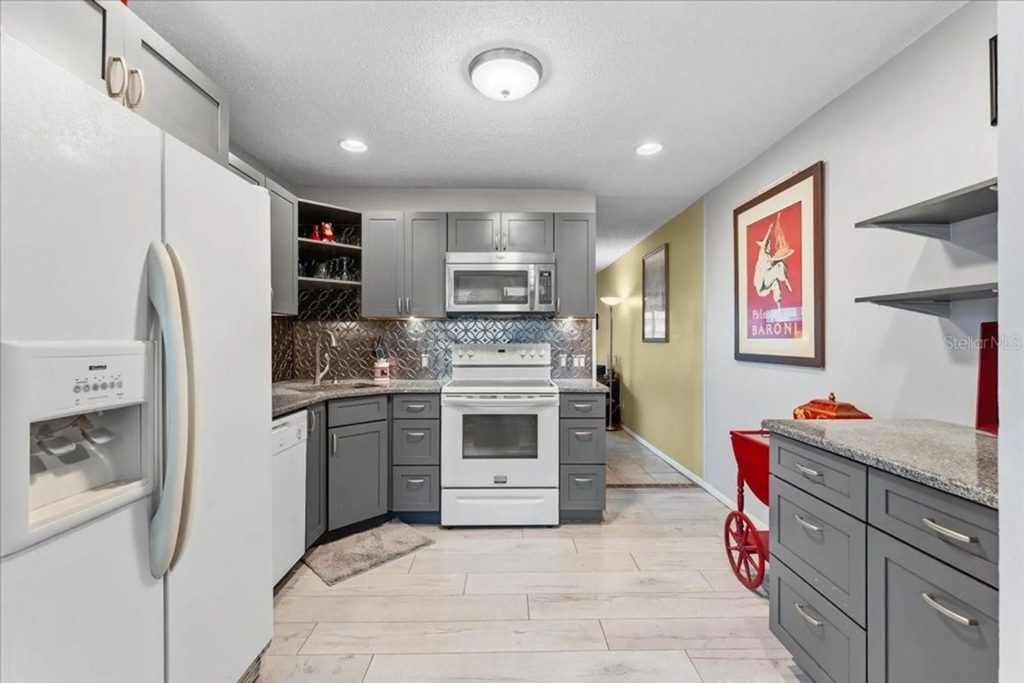 Property Slideshow image 13 of 44 | 2457 ecuadorian way 27, Clearwater, FL, 33763