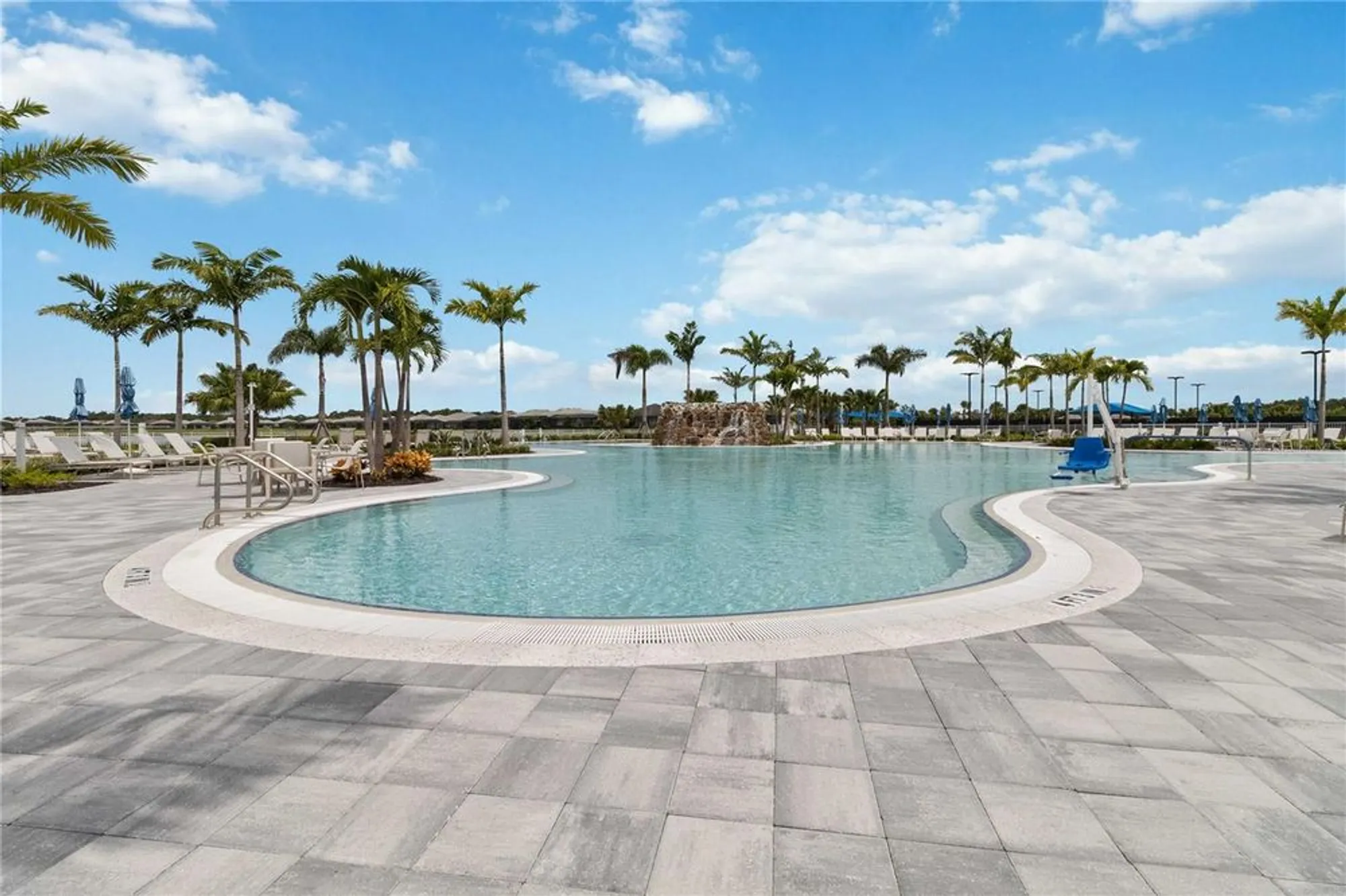 Property Slideshow image 26 of 73 | 25508 royal tern ln, Englewood, FL, 34223