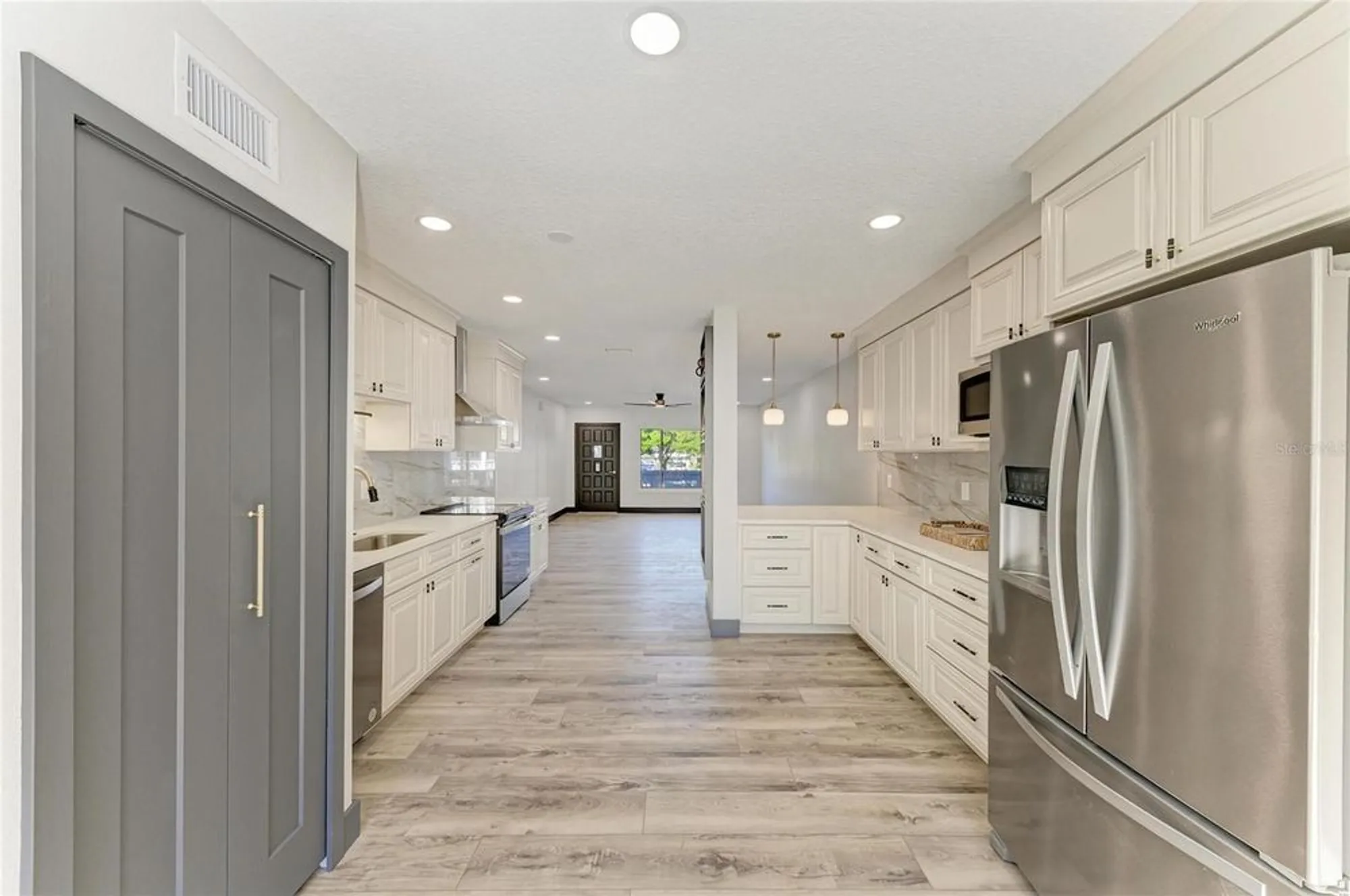 Property Slideshow image 15 of 35 | 2435 sumatran way 35, Clearwater, FL, 33763