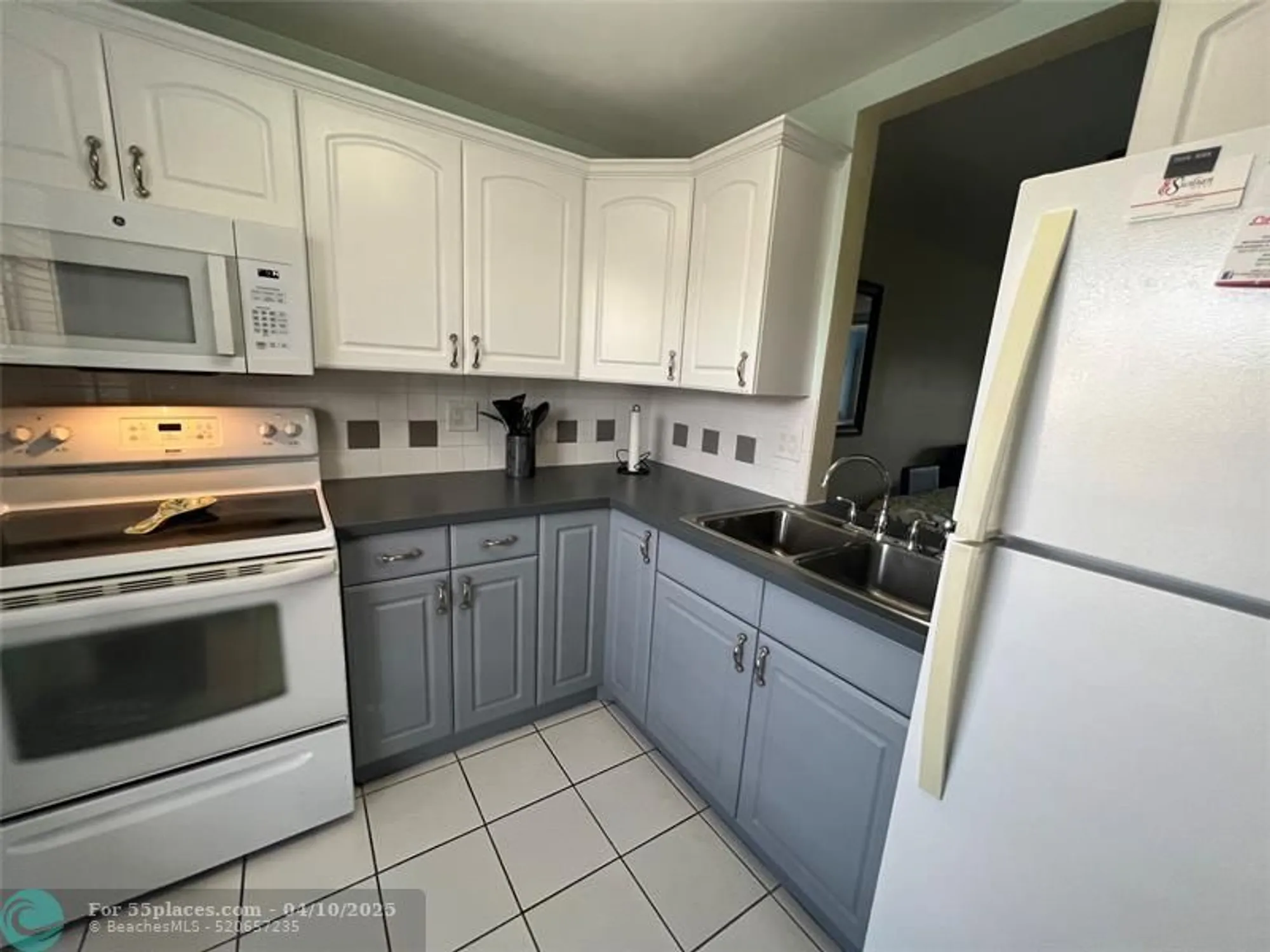 Property Slideshow image 2 of 36 | 5750 nw 64th ave 208, Tamarac, FL, 33319