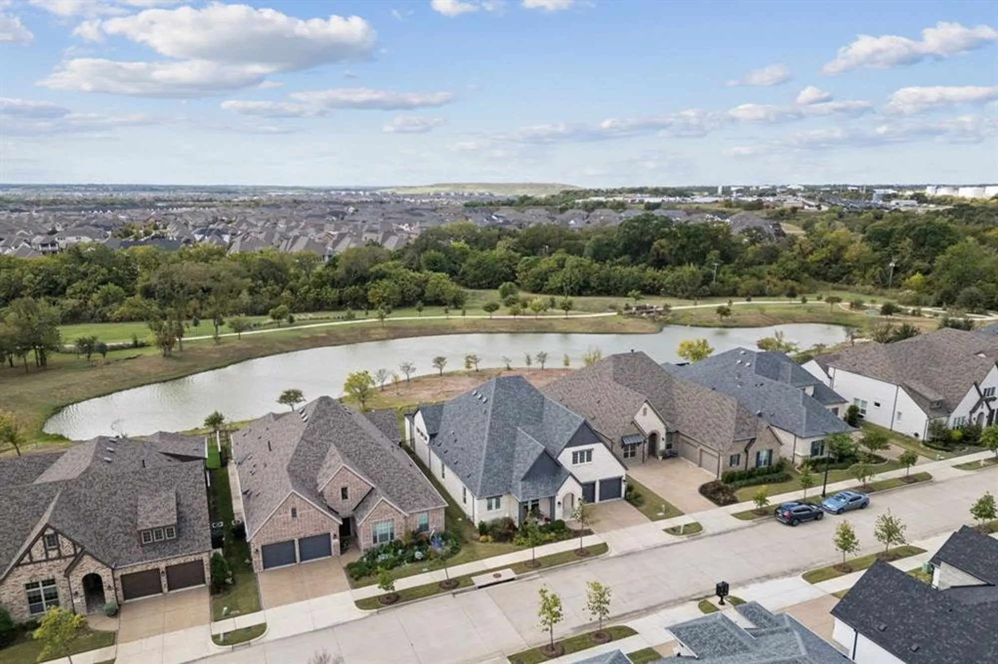 Property Slideshow image 3 of 34 | 4724 cherry bark trl, Arlington, TX, 76005