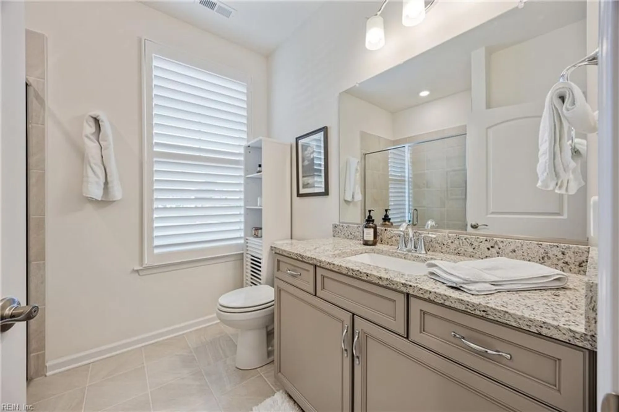 Property Slideshow image 4 of 47 | 204 cathedral st, Smithfield, VA, 23430