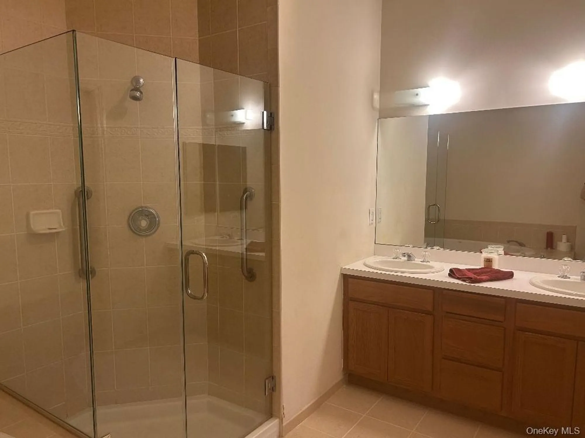 Property Slideshow image 7 of 15 | 423 florencia pl, Melville, NY, 11747