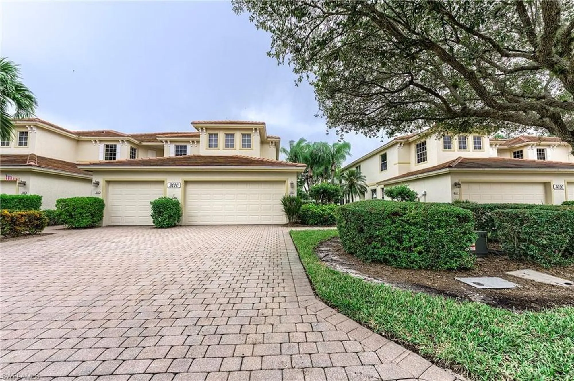 Property Slideshow image 49 of 50 | 3010 meandering way apt 102, Fort Myers, FL, 33905