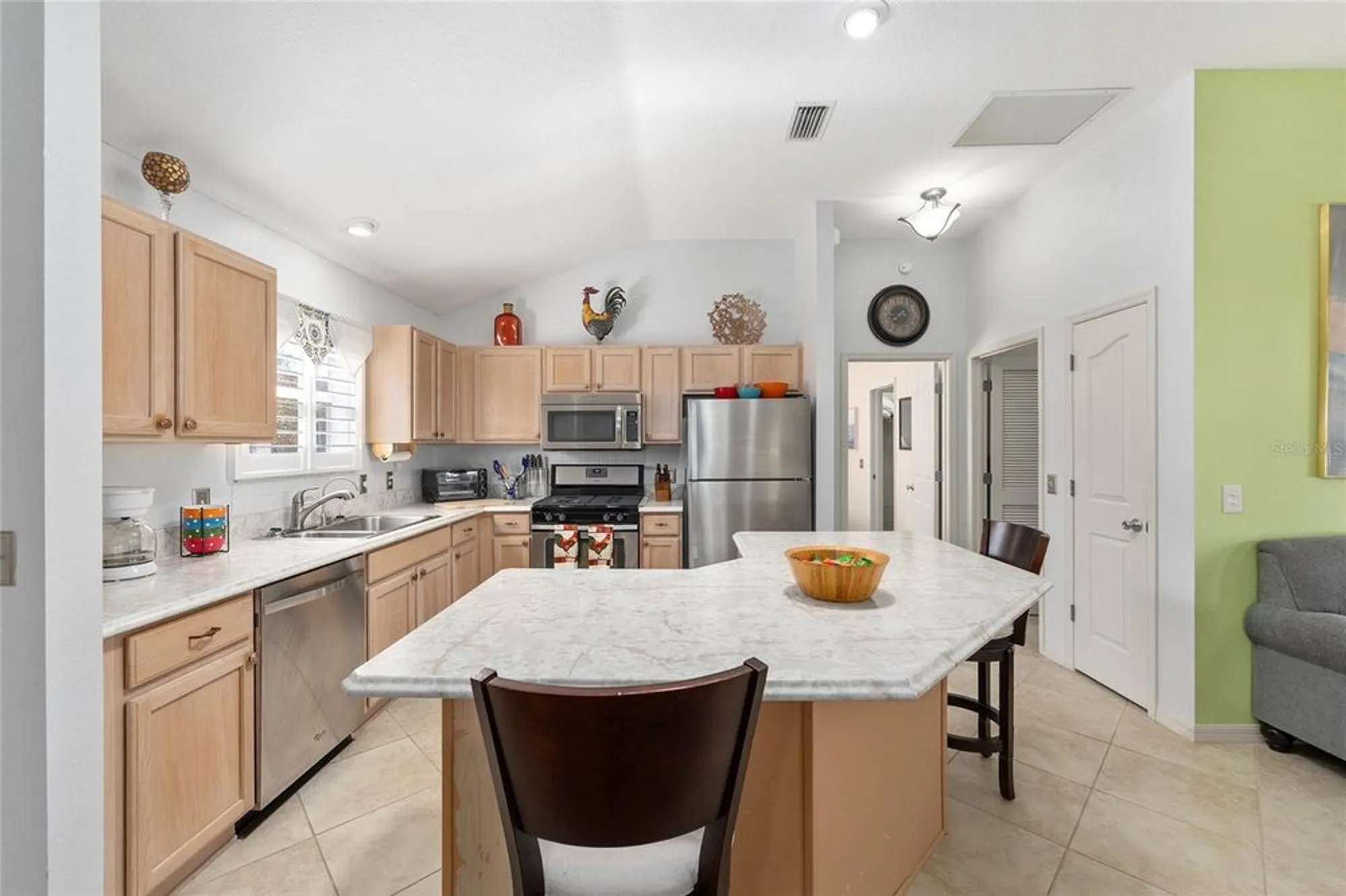 Property Slideshow image 14 of 37 | 3024 burbank ln, The Villages, FL, 32162