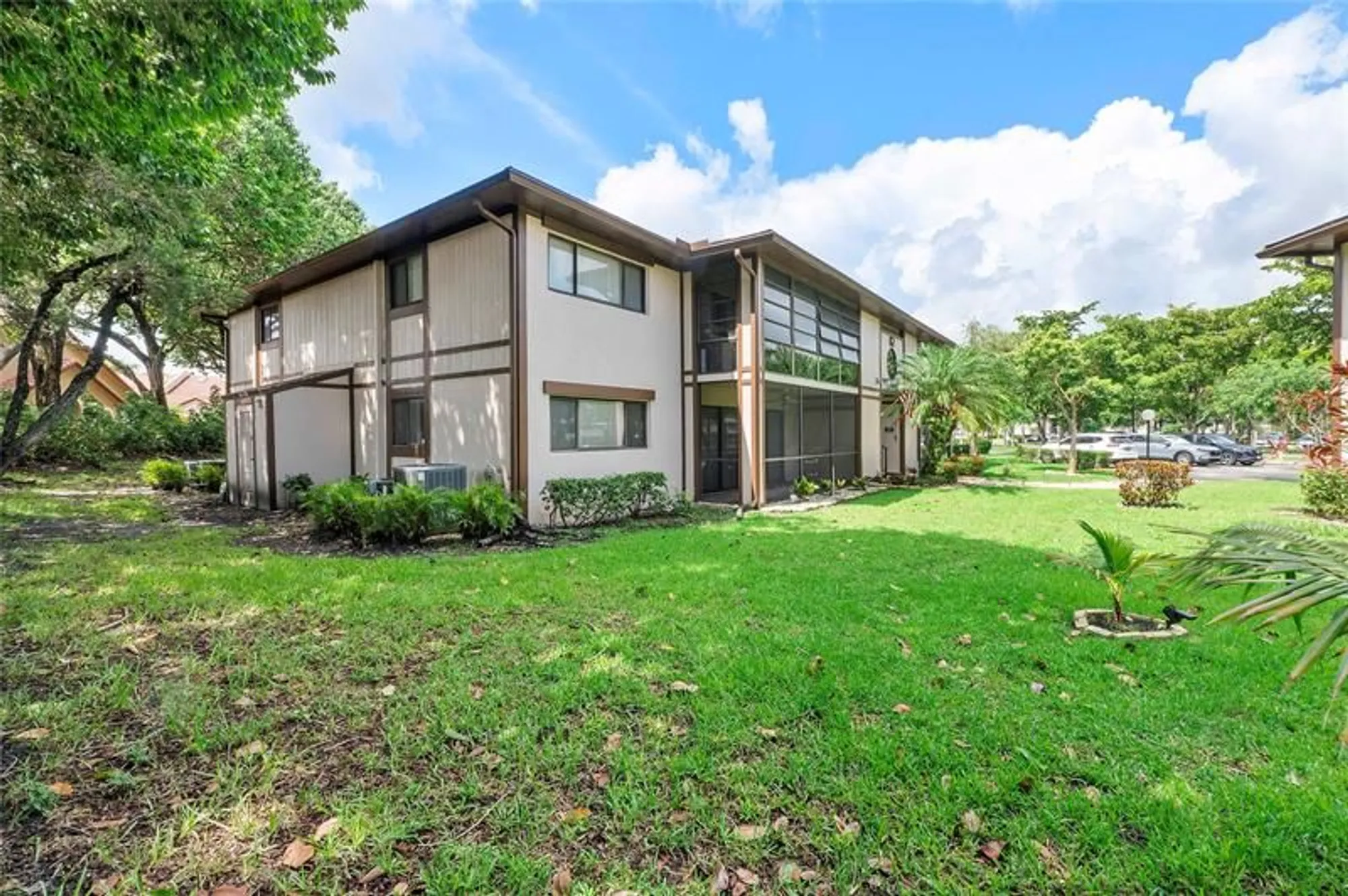 Property Slideshow image 14 of 21 | 9368 s belfort cir 105, Tamarac, FL, 33321