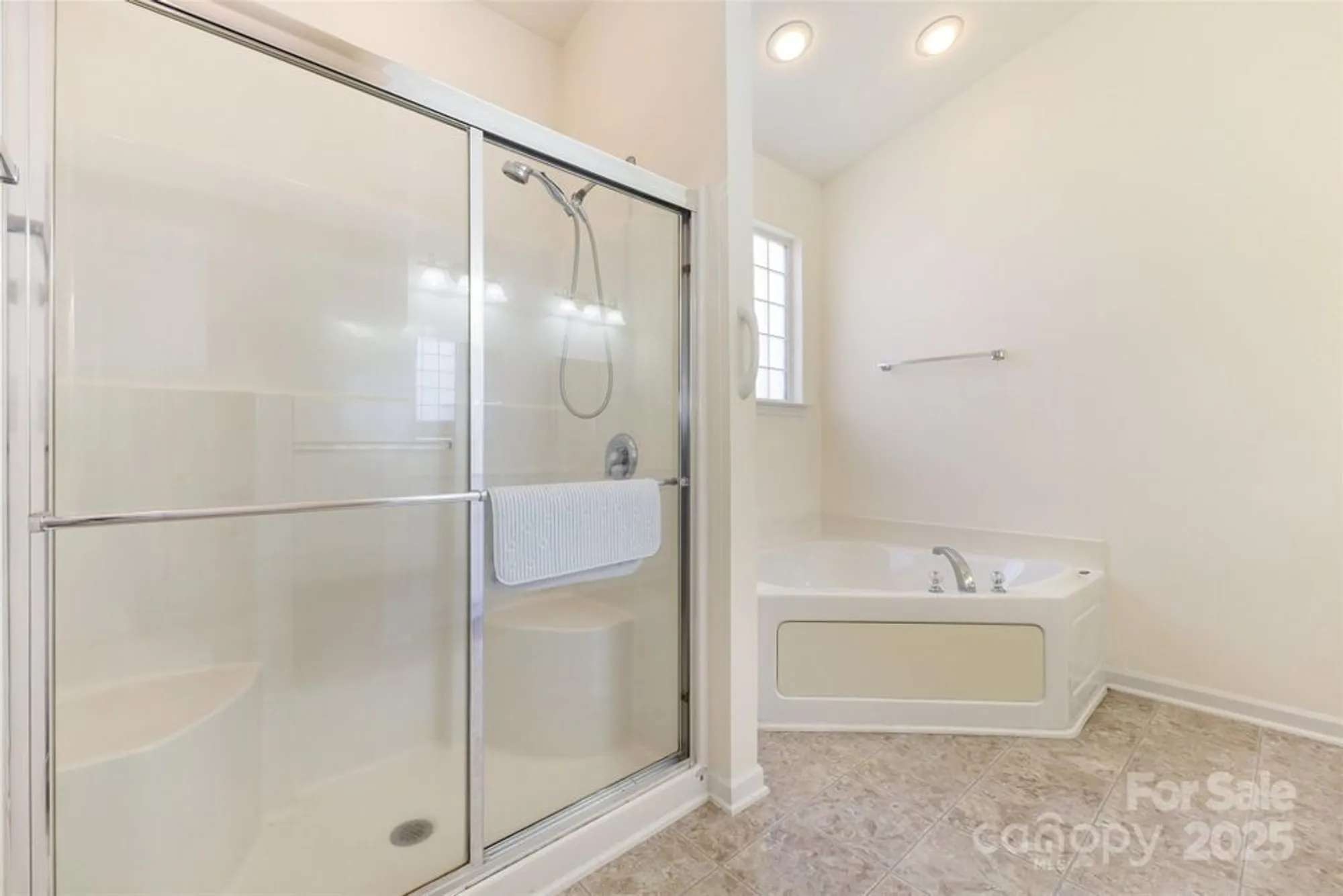 Property Slideshow image 27 of 48 | 977 platinum dr, Fort Mill, SC, 29708