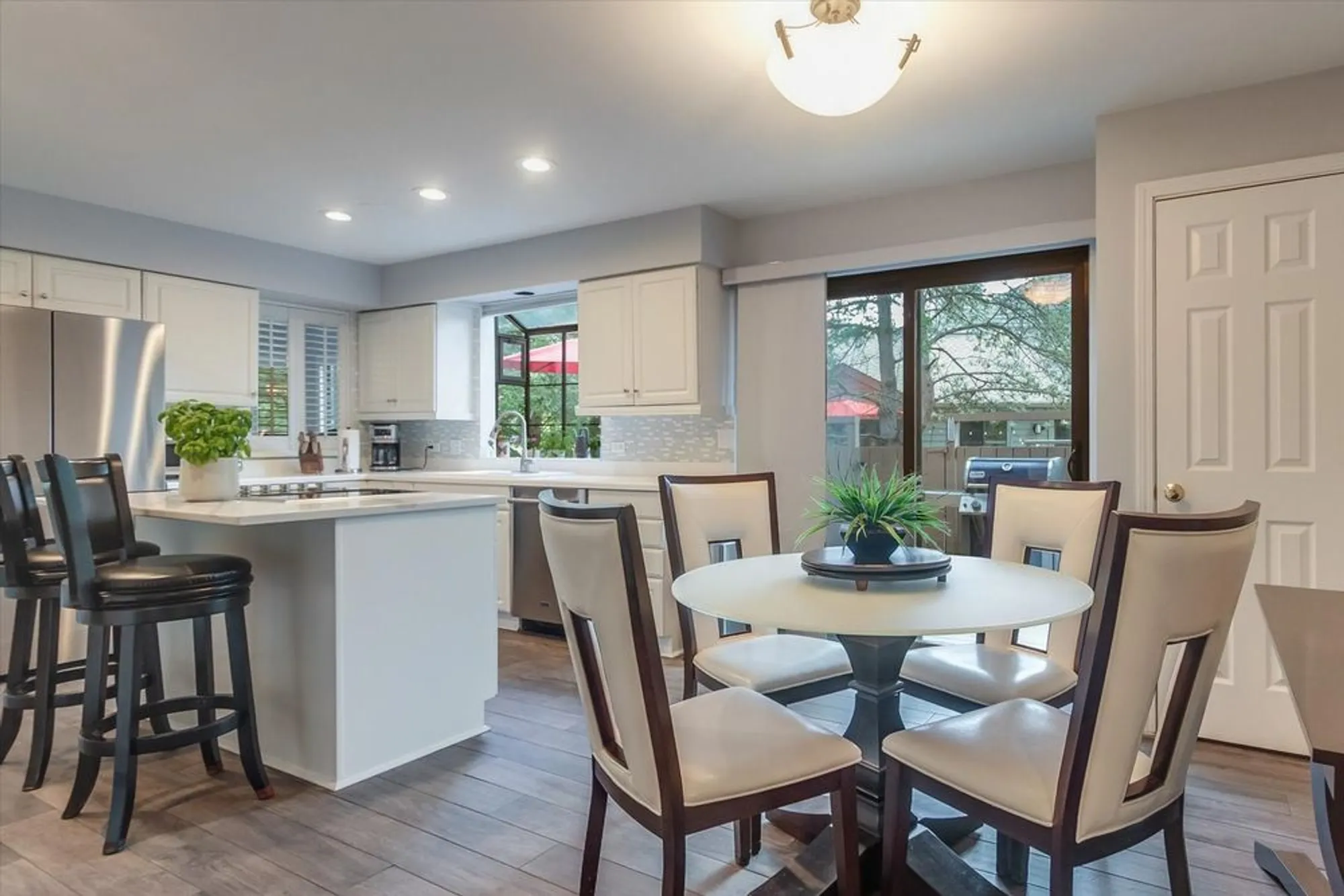 Property Slideshow image 9 of 42 | 970 longmeadow ct, Lake Barrington, IL, 60010