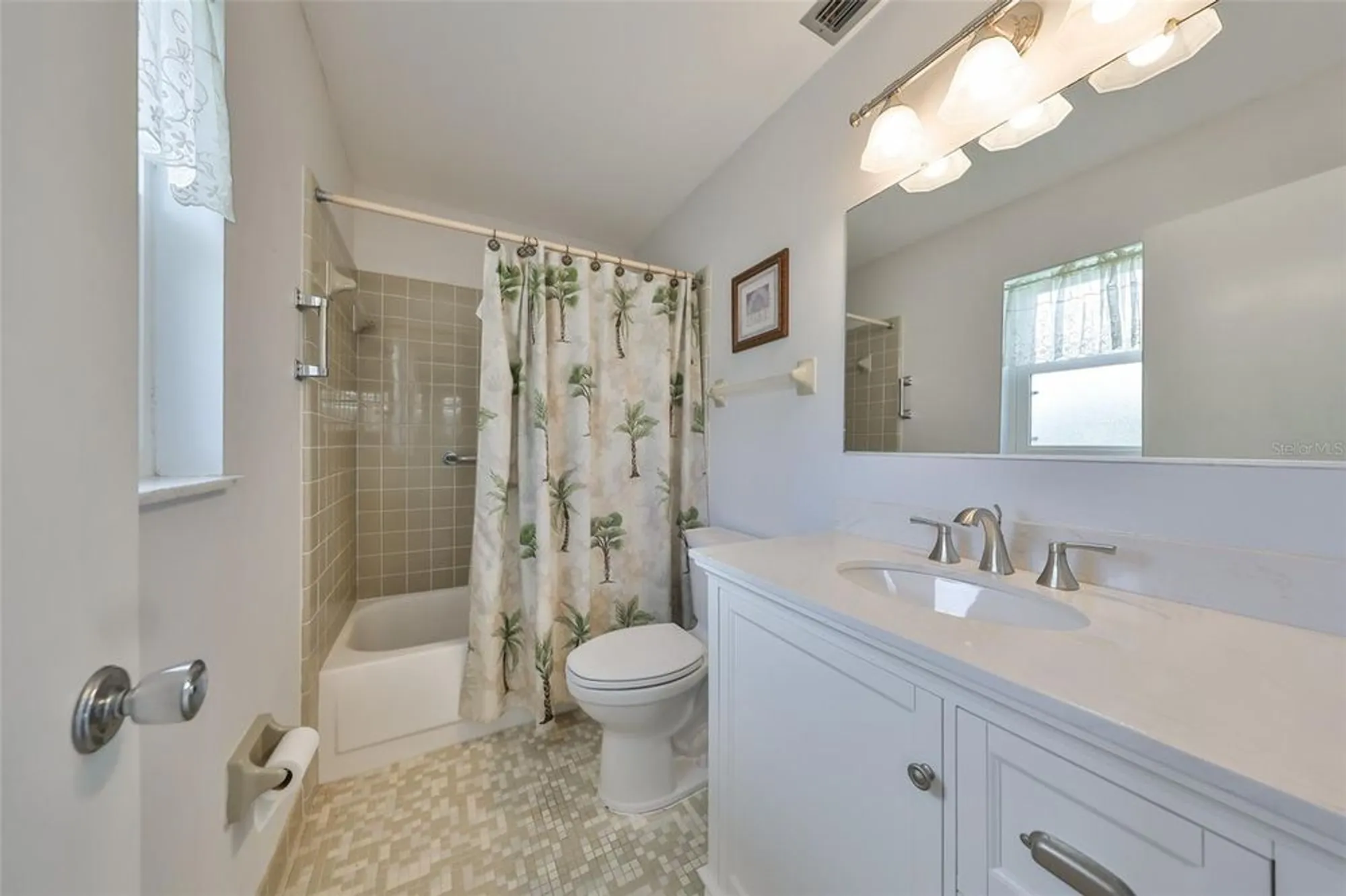 Property Slideshow image 18 of 30 | 1529 allegheny dr, Sun City Center, FL, 33573