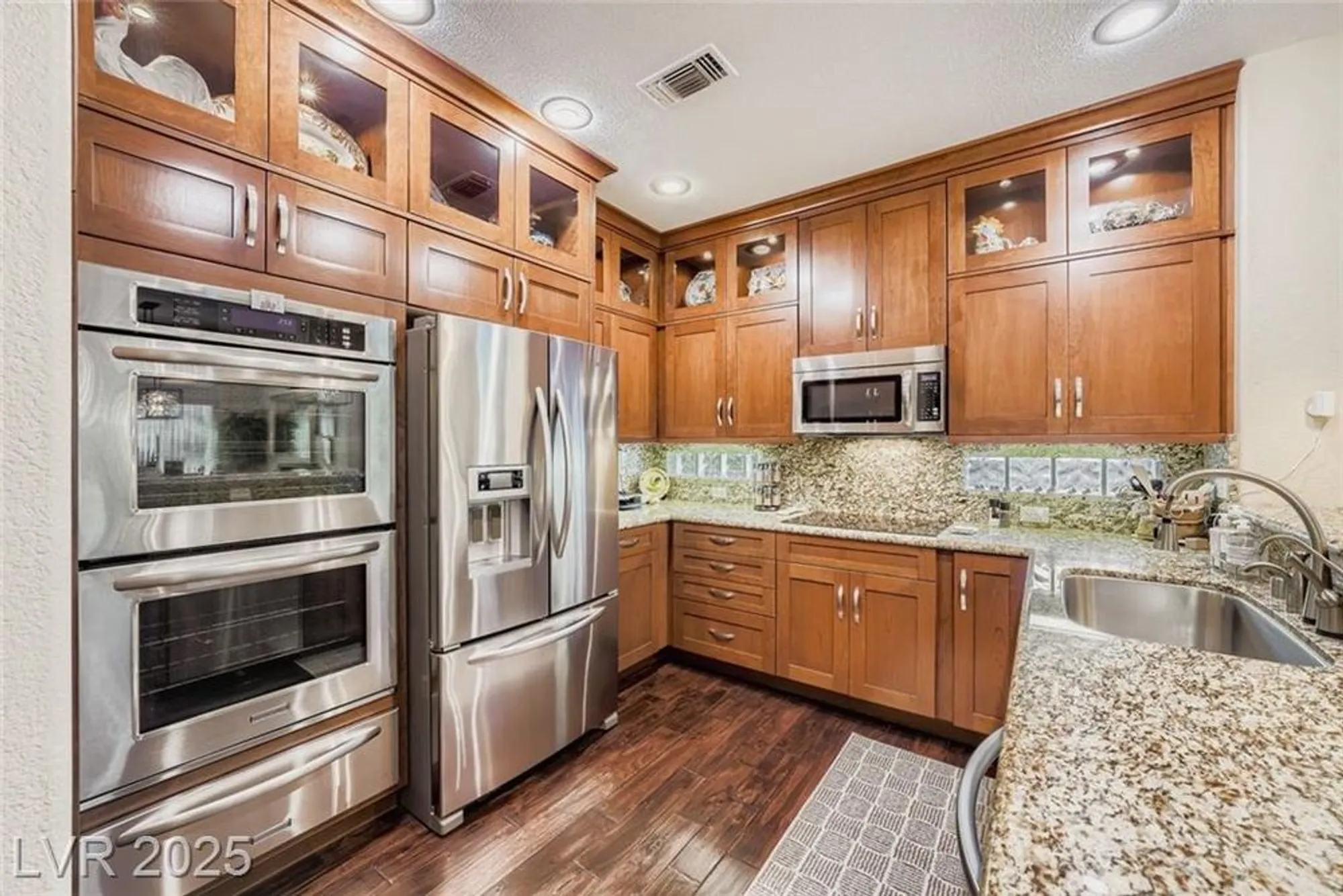 Property Slideshow image 8 of 28 | 10737 shackleton dr, Las Vegas, NV, 89134