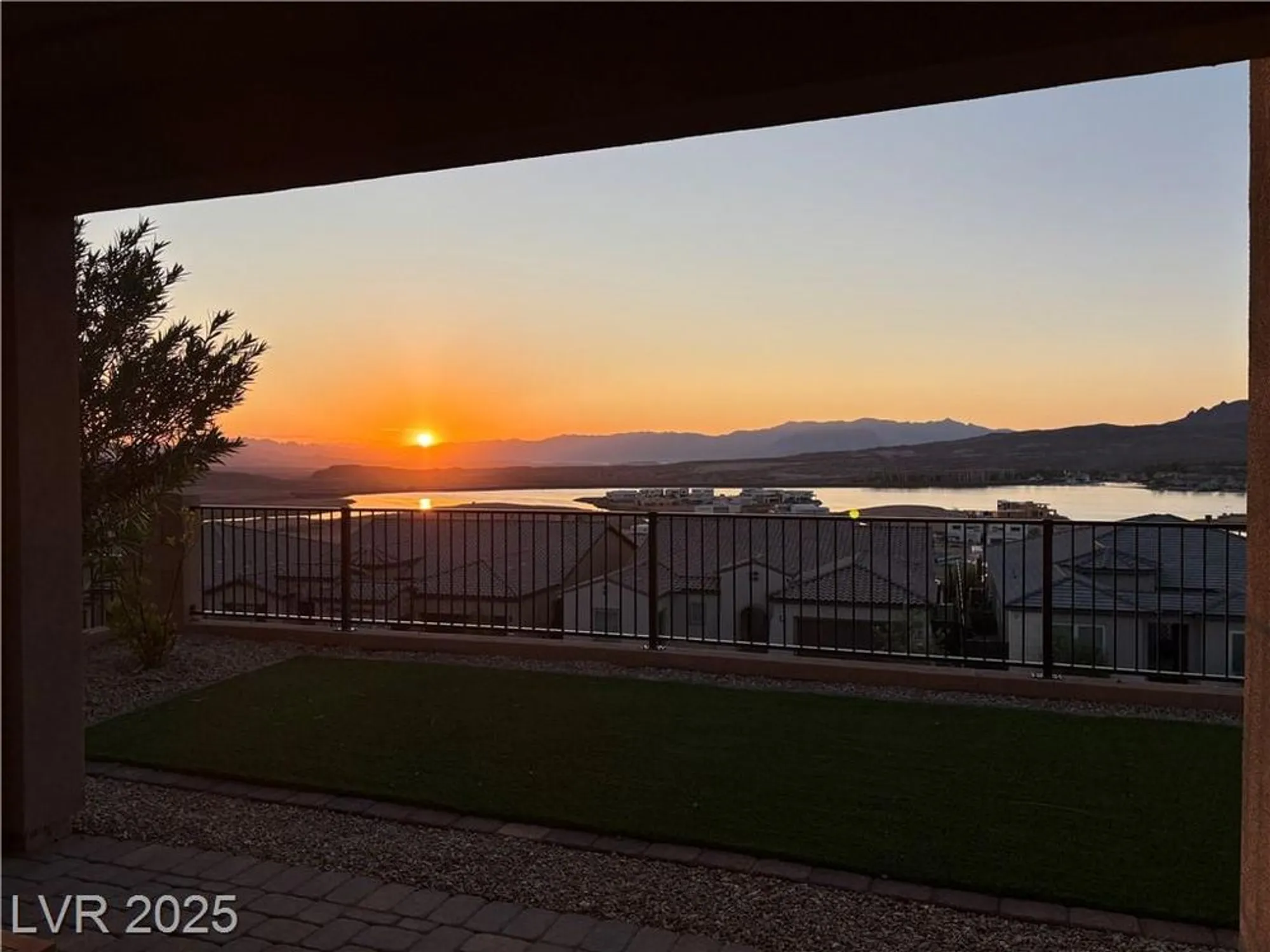 Property Slideshow image 27 of 35 | 48 stone bluff ln, Henderson, NV, 89011