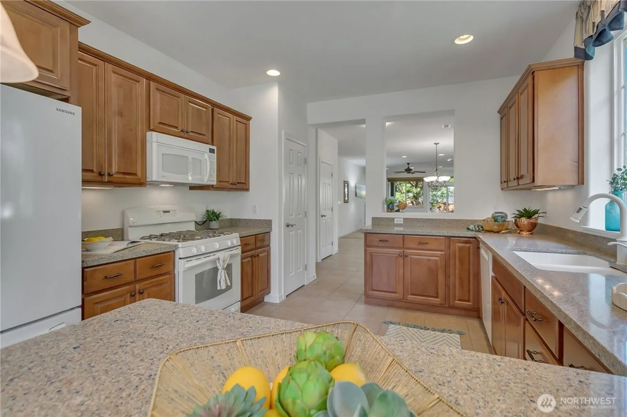 Property Slideshow image 10 of 38 | 4961 spokane st, Lacey, WA, 98516