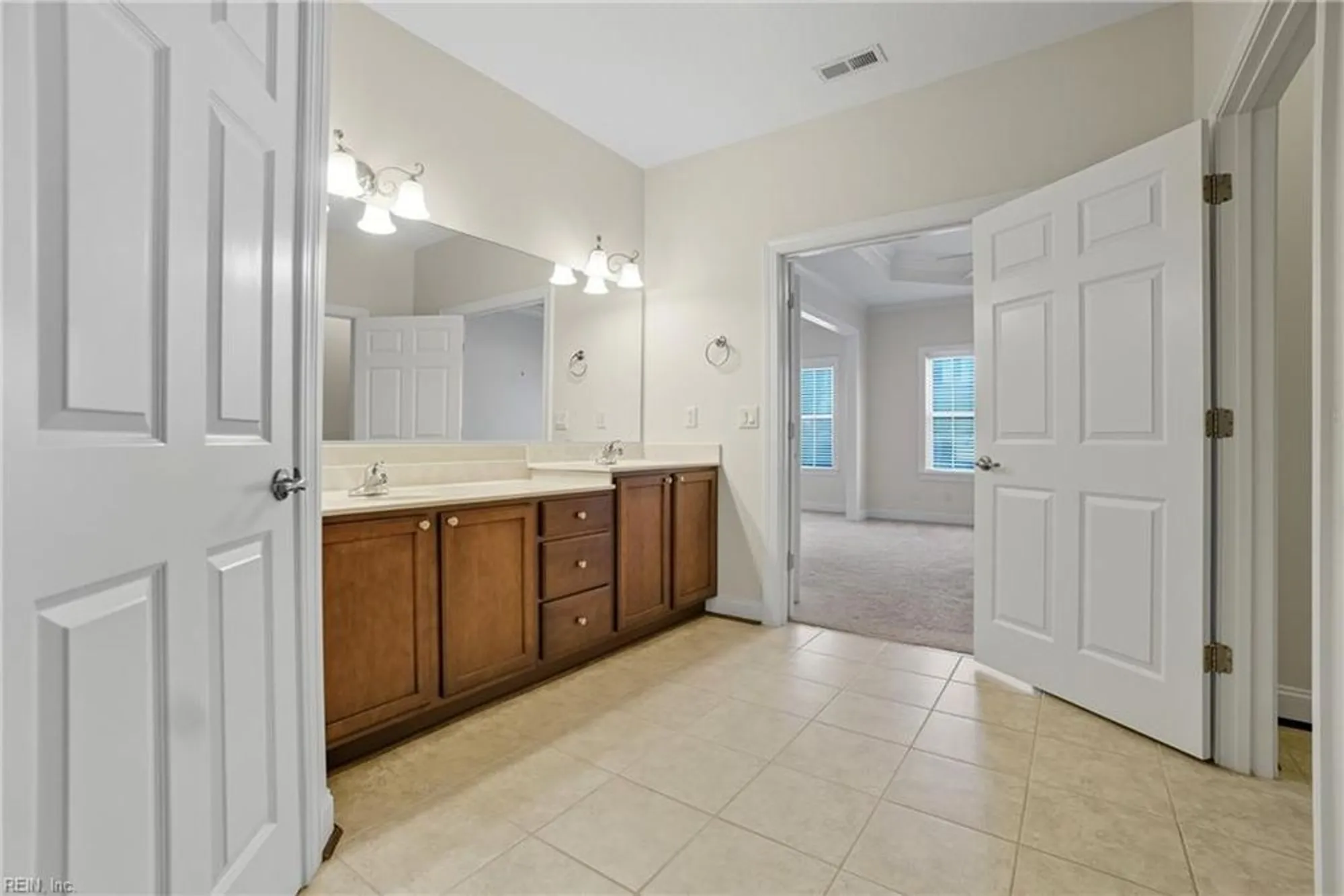 Property Slideshow image 20 of 35 | 1439 thistlewood ln, Chesapeake, VA, 23320