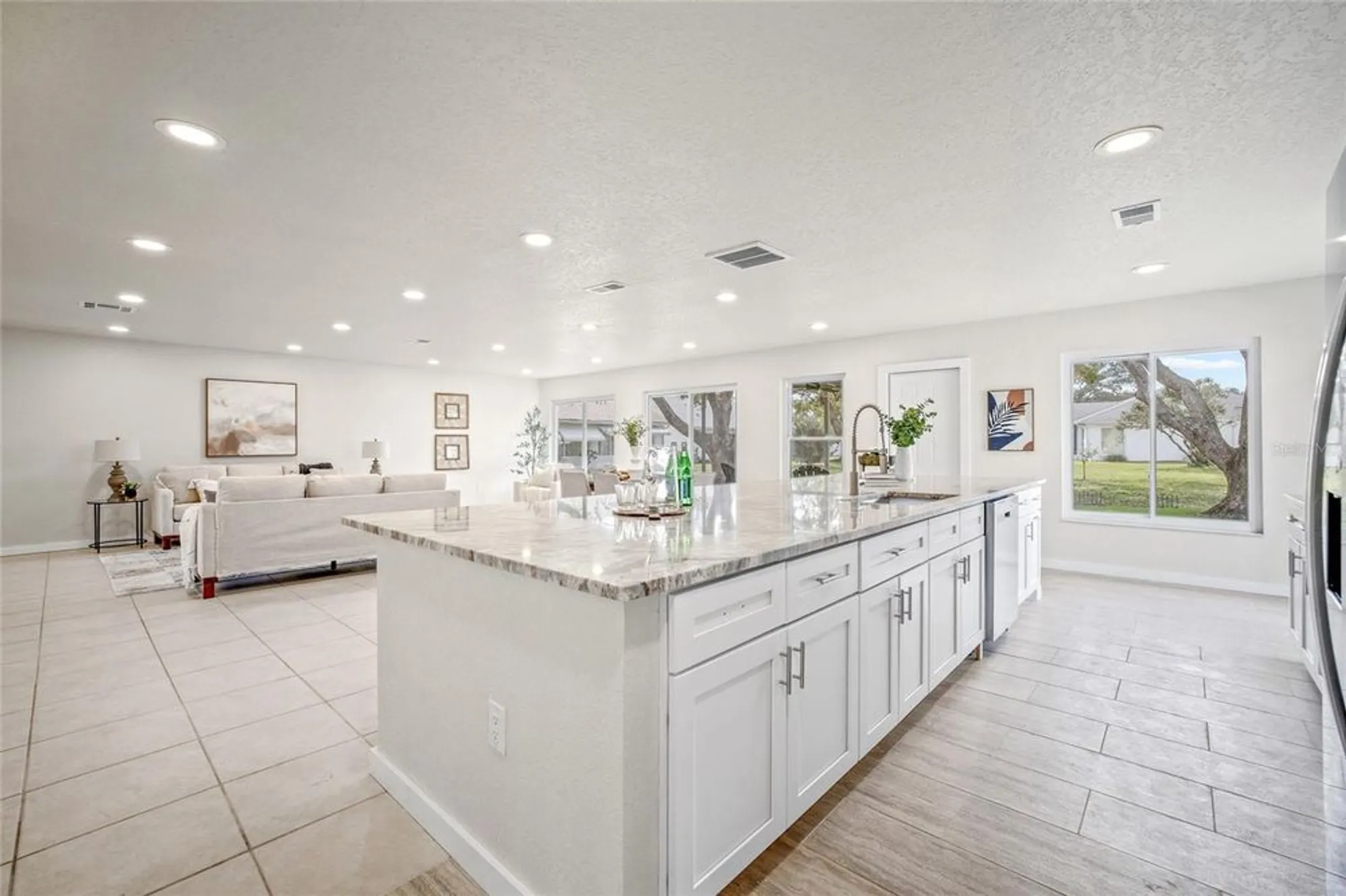 Property Slideshow image 16 of 41 | 9402 stonewall ln, New Port Richey, FL, 34655